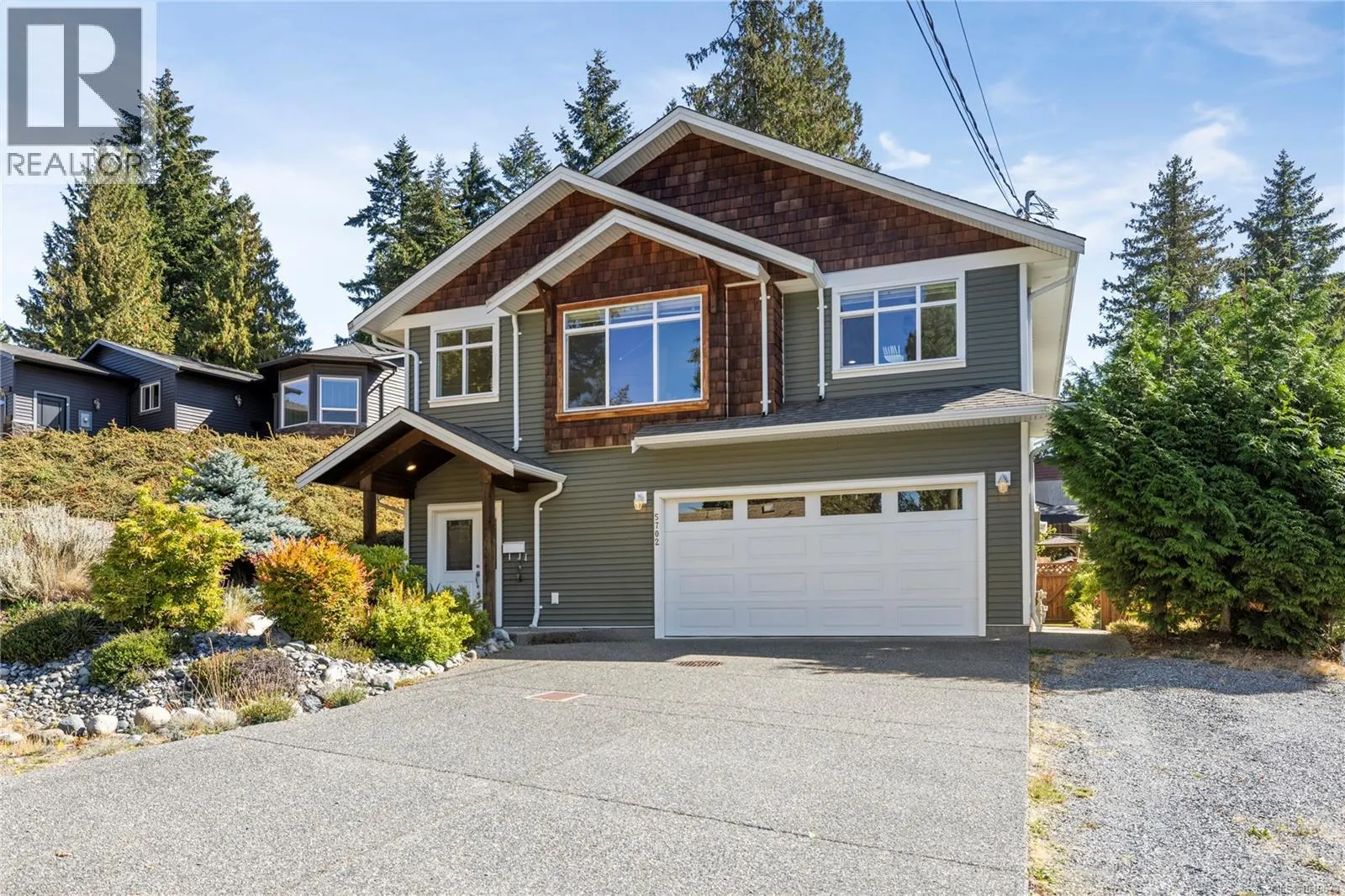 5702 Amsterdam Cres