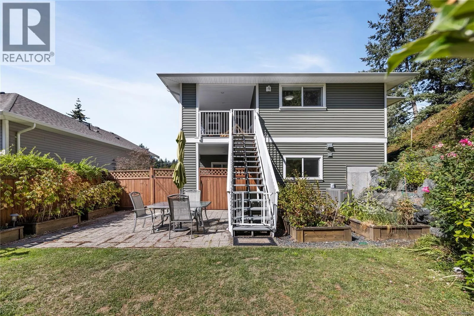 5702 Amsterdam Cres