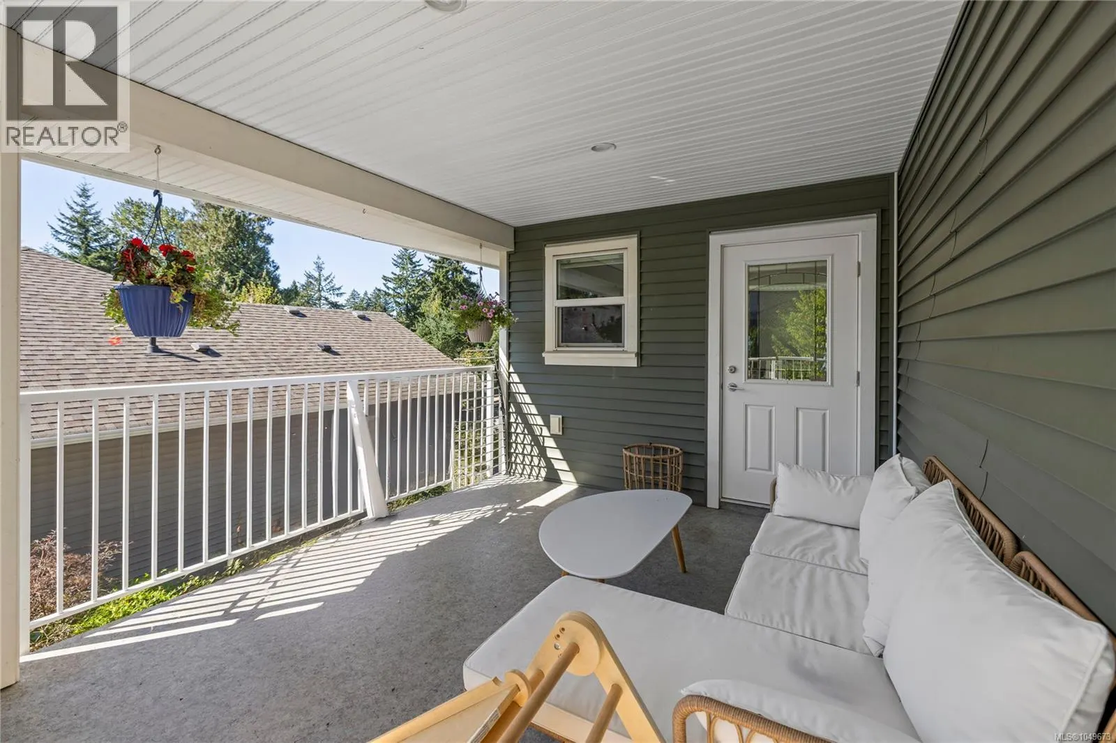 5702 Amsterdam Cres