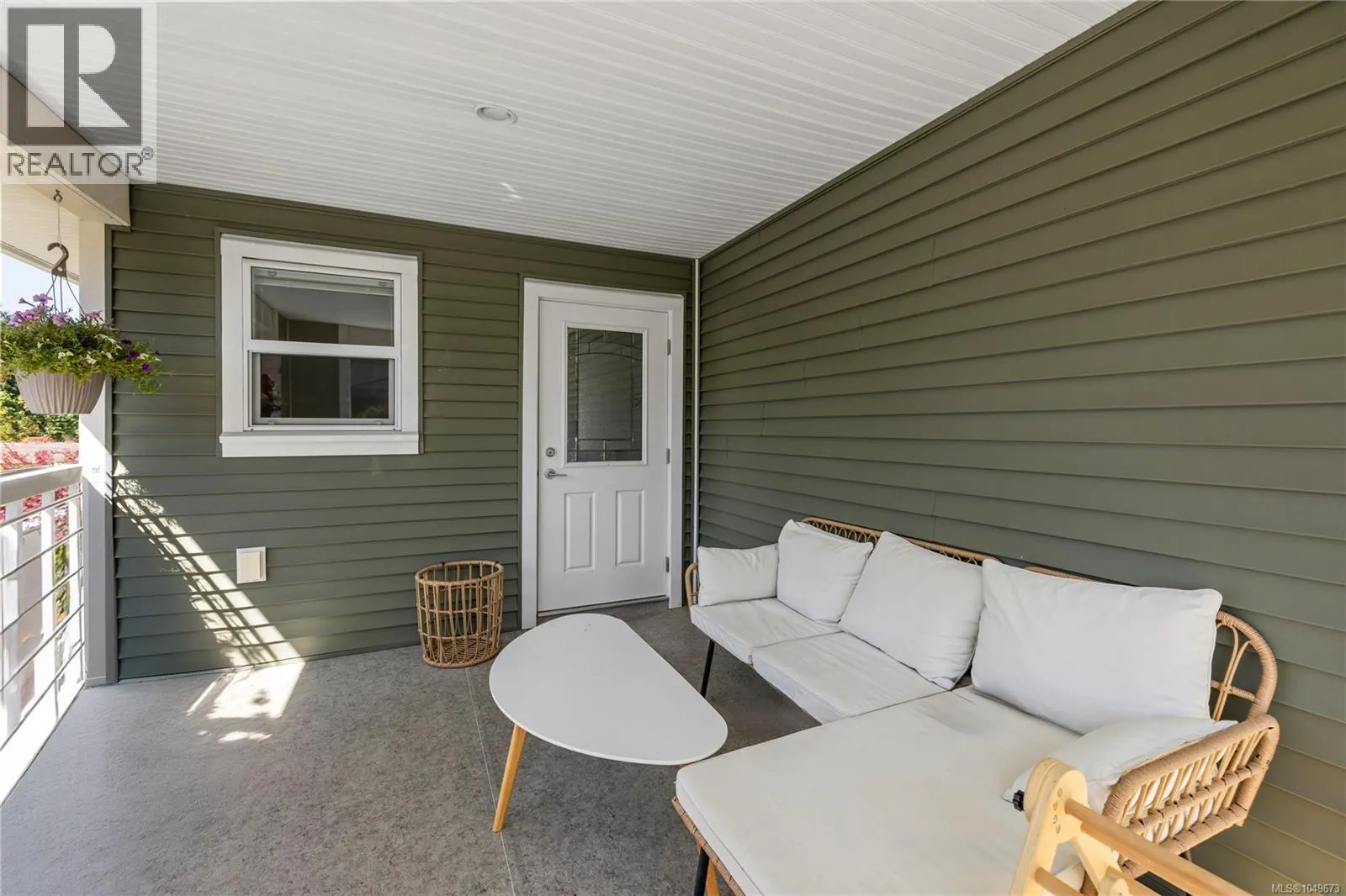 5702 Amsterdam Cres