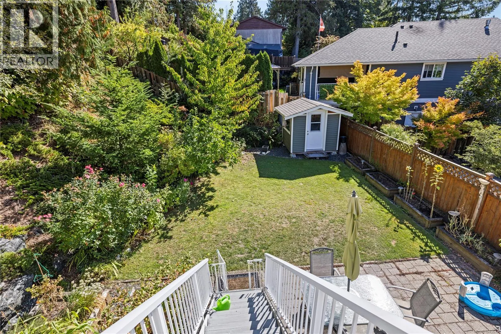 5702 Amsterdam Cres