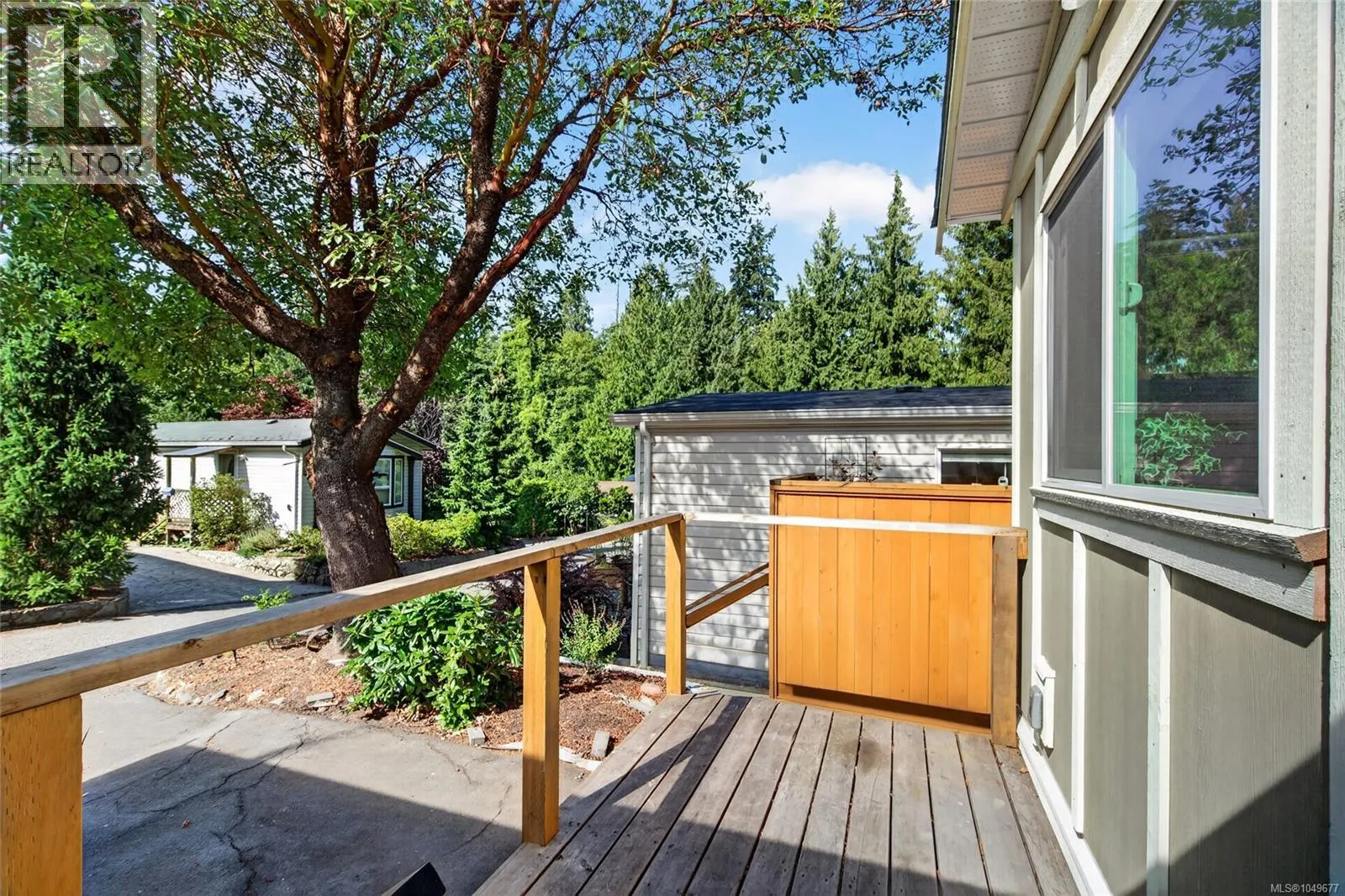 48 2587 SELWYN Rd