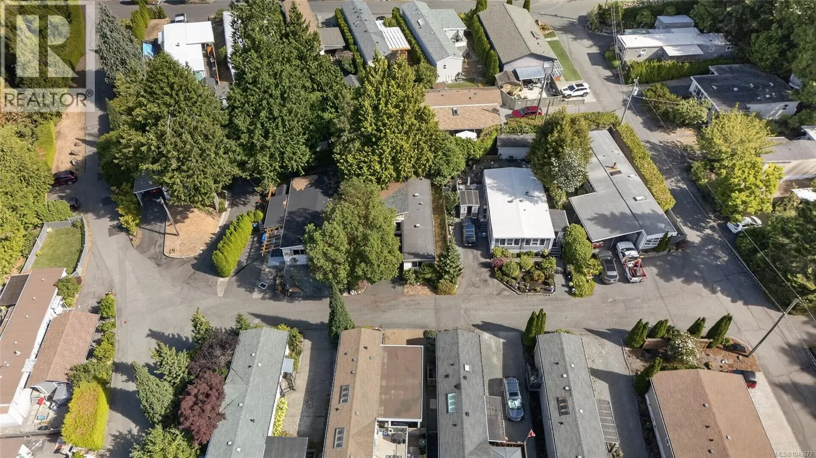 48 2587 SELWYN Rd