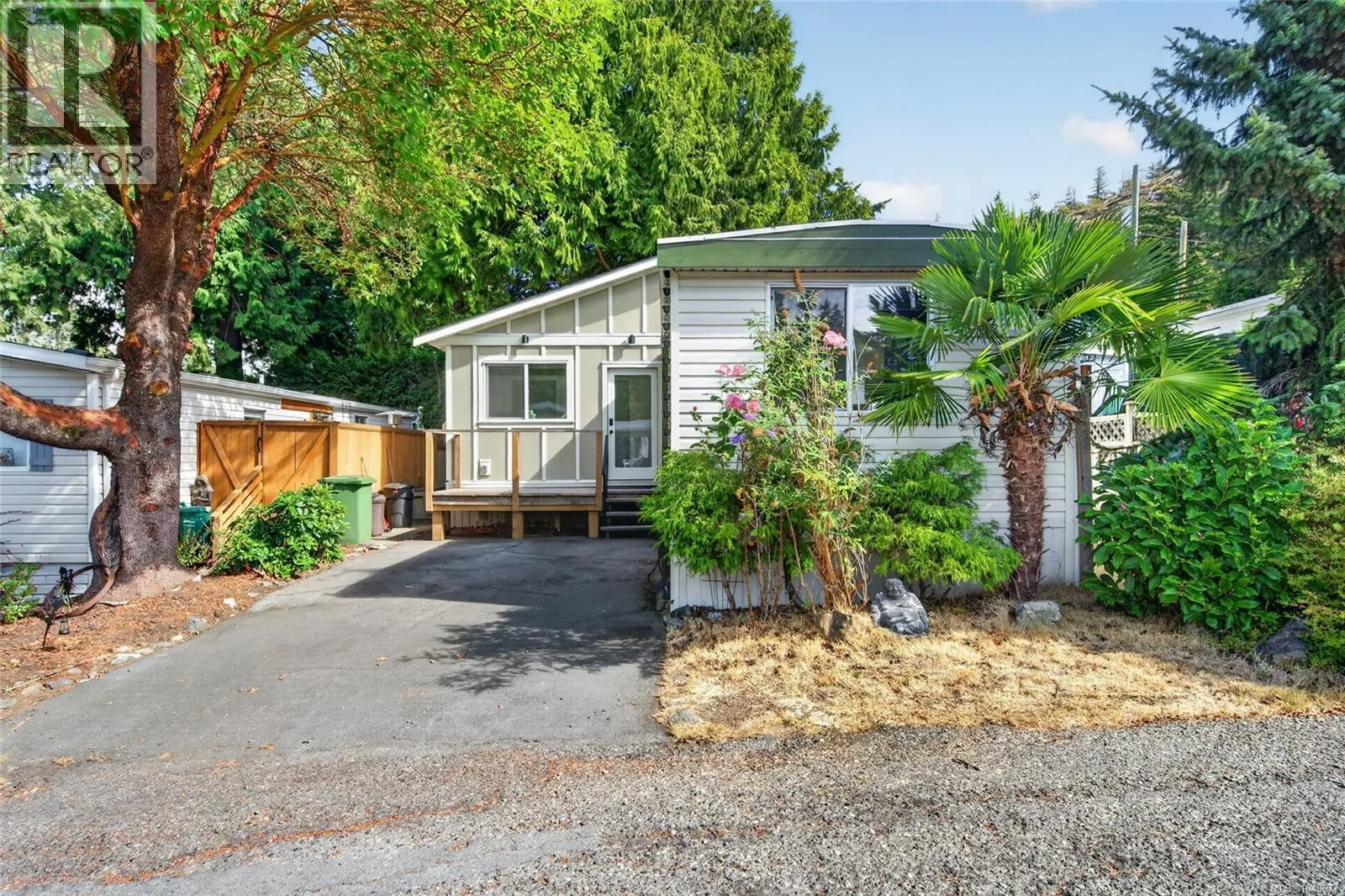 48 2587 SELWYN Rd