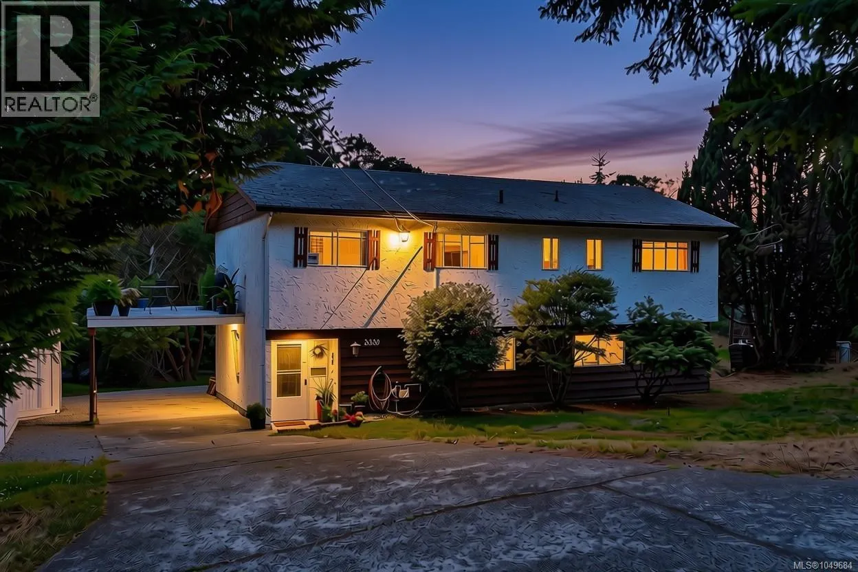 3330 Ravenwood Rd