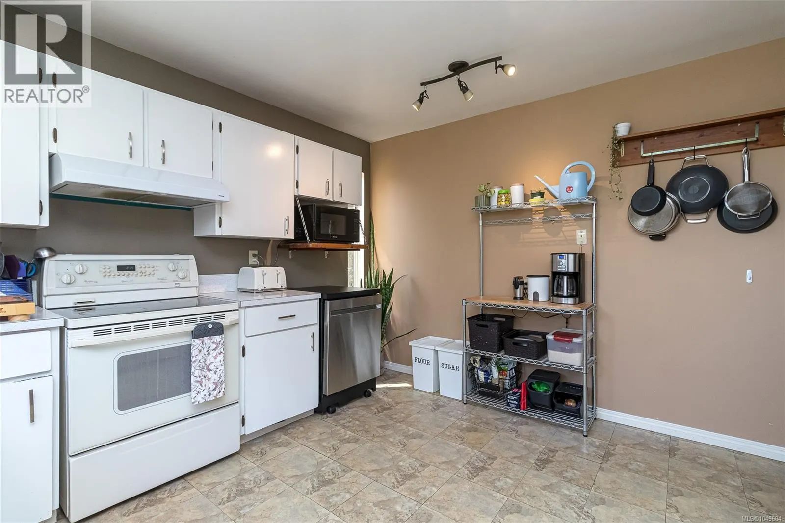 3330 Ravenwood Rd