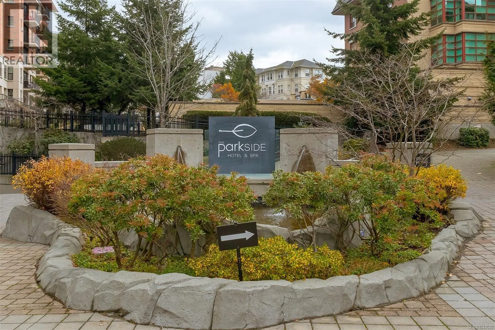 A203 (AUG) 810 Humboldt St