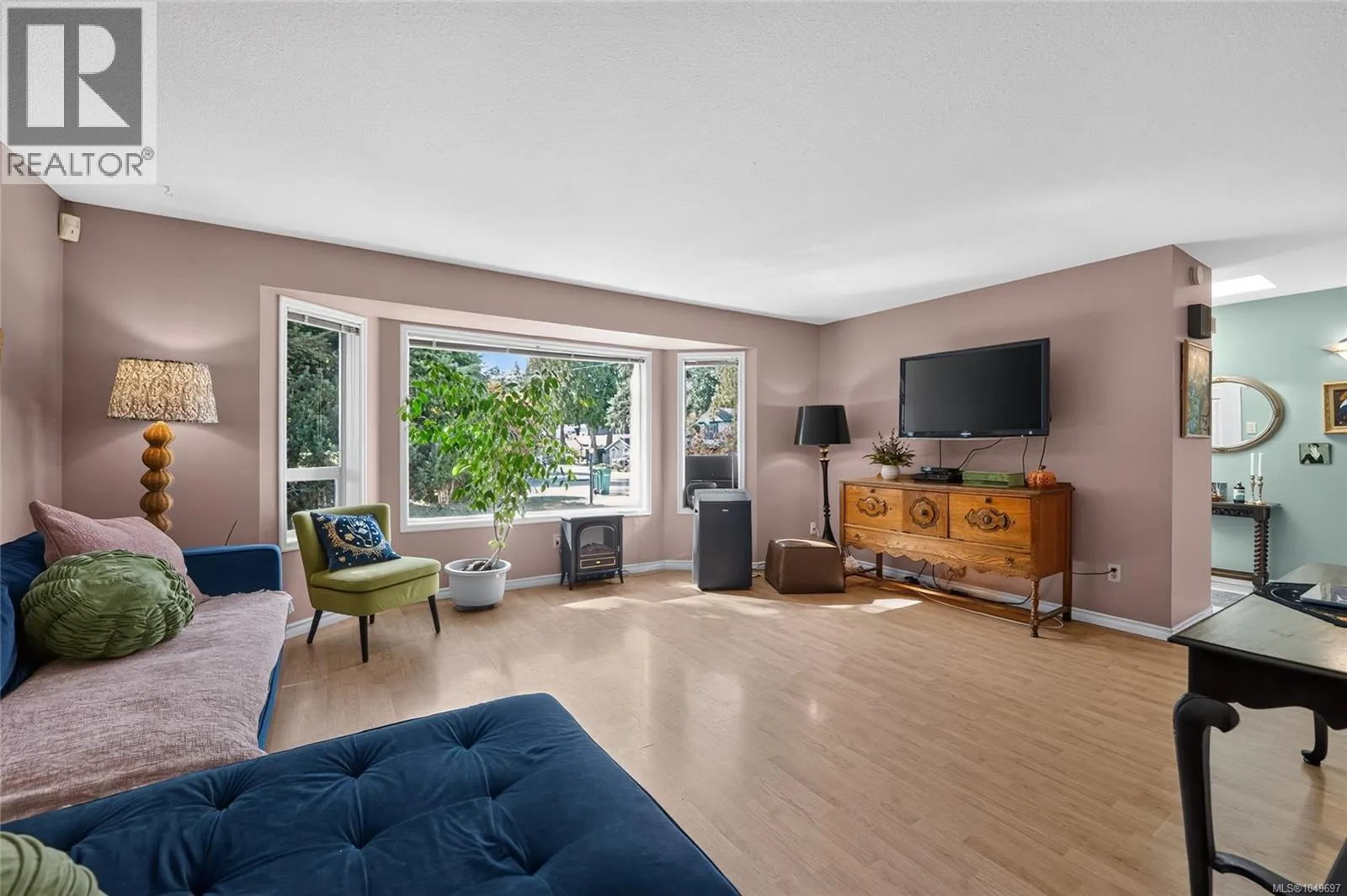 3560 Falcon Dr