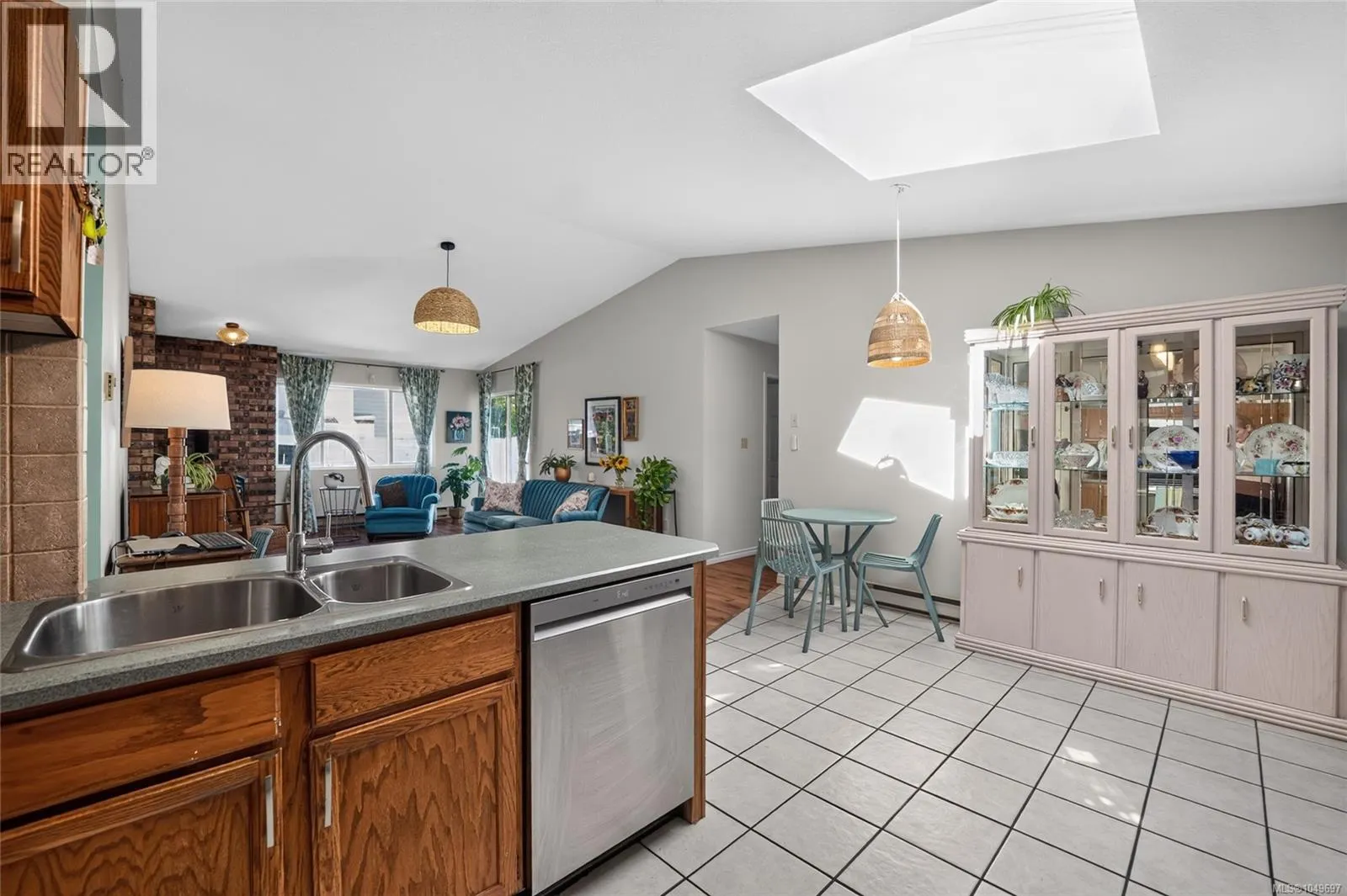 3560 Falcon Dr
