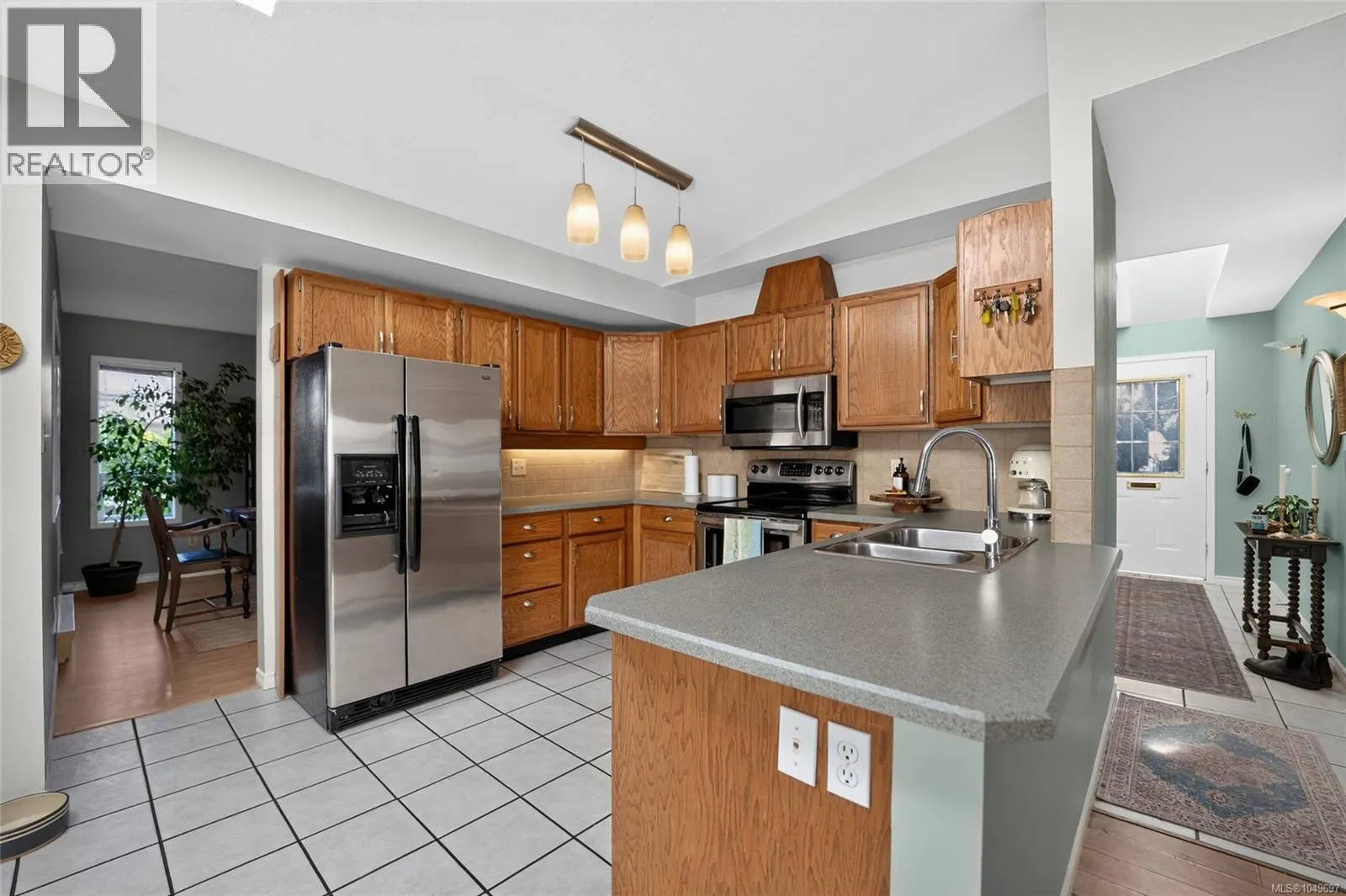 3560 Falcon Dr