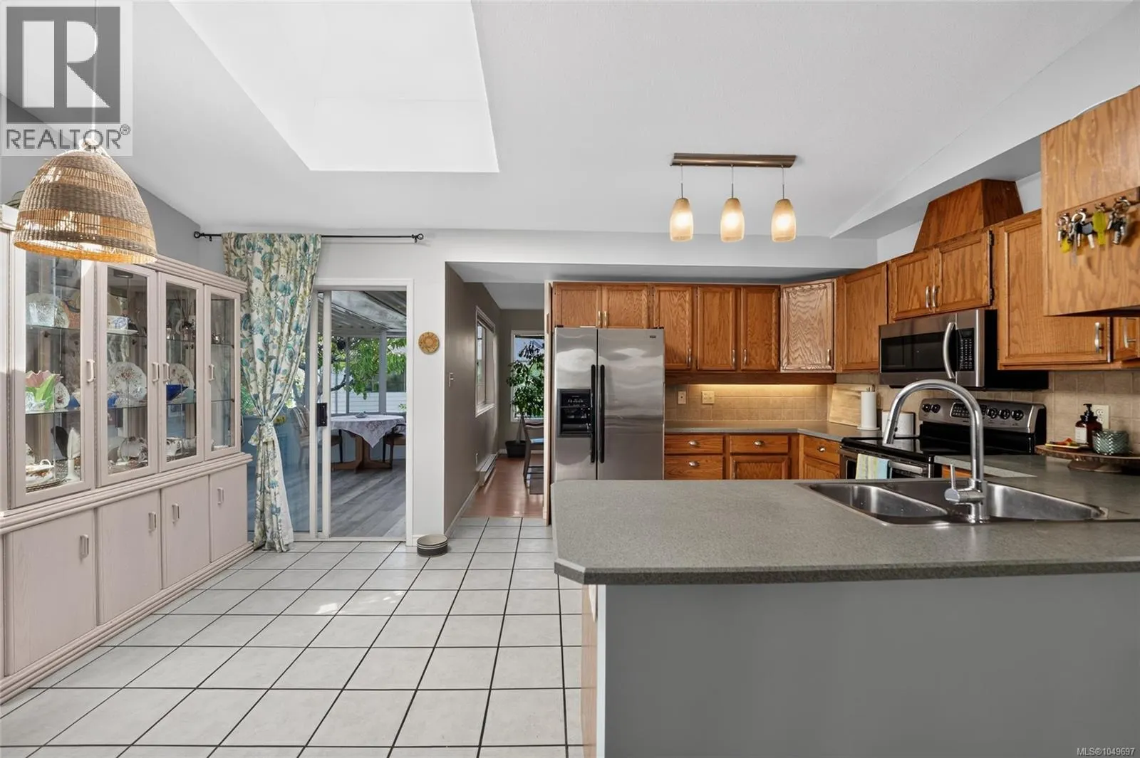 3560 Falcon Dr