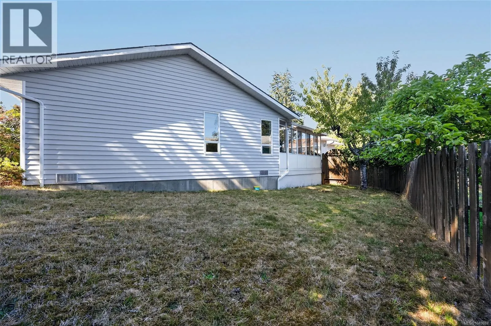 3560 Falcon Dr