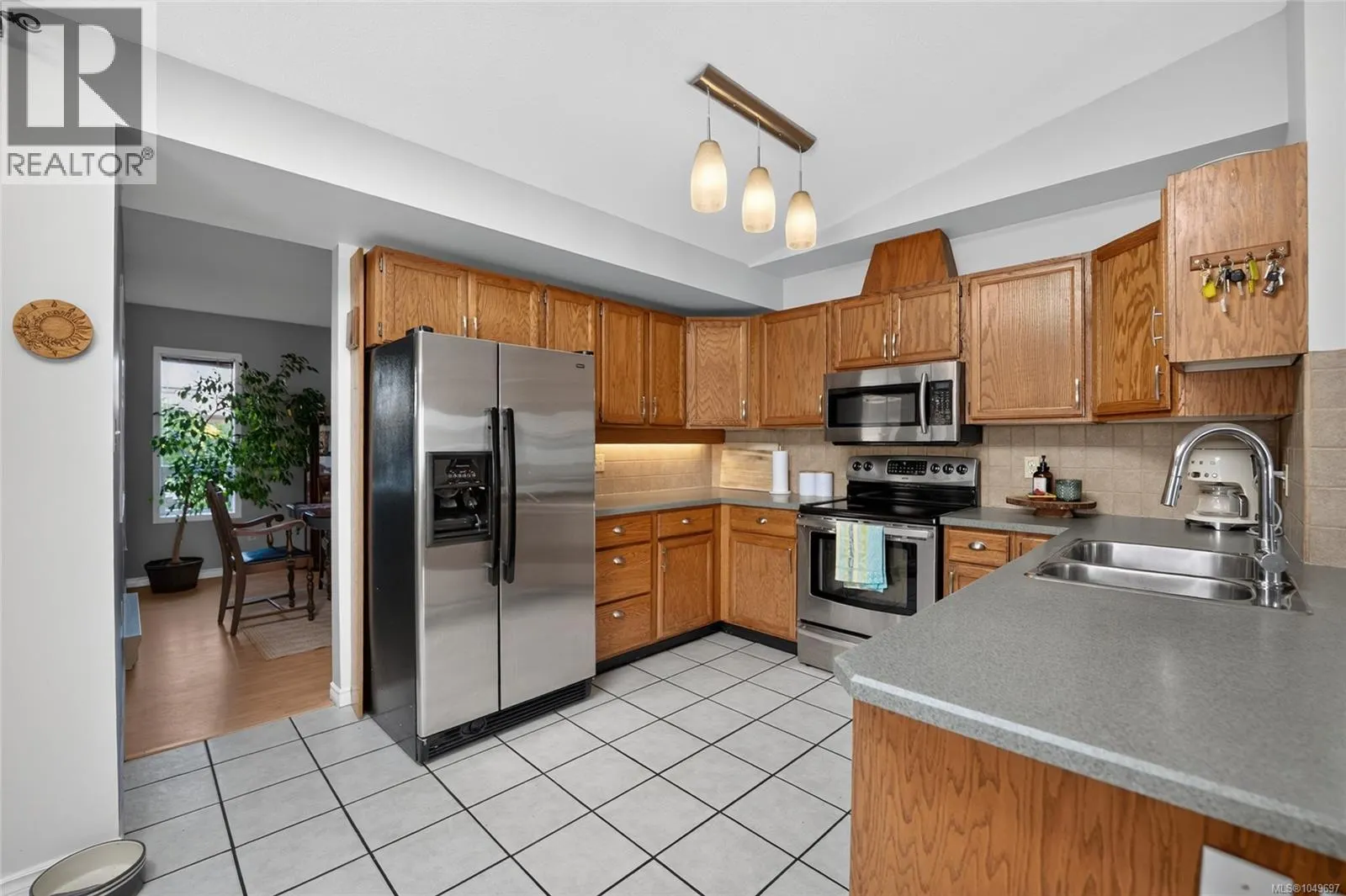 3560 Falcon Dr