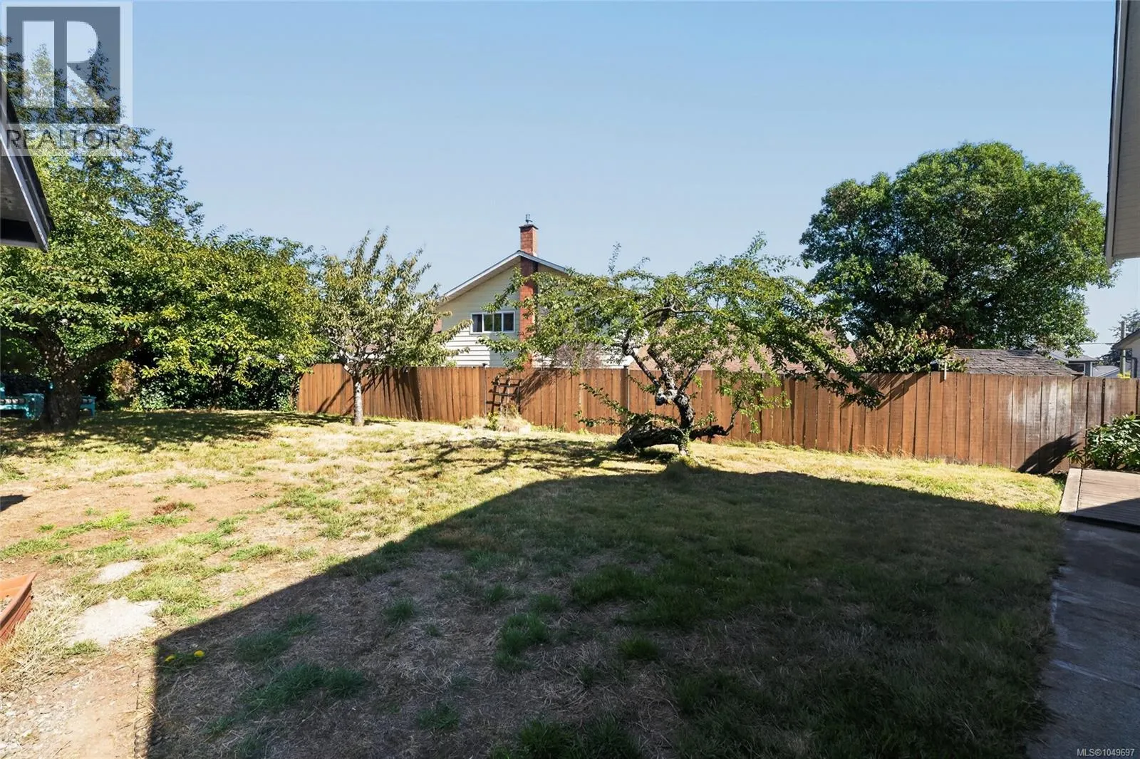 3560 Falcon Dr