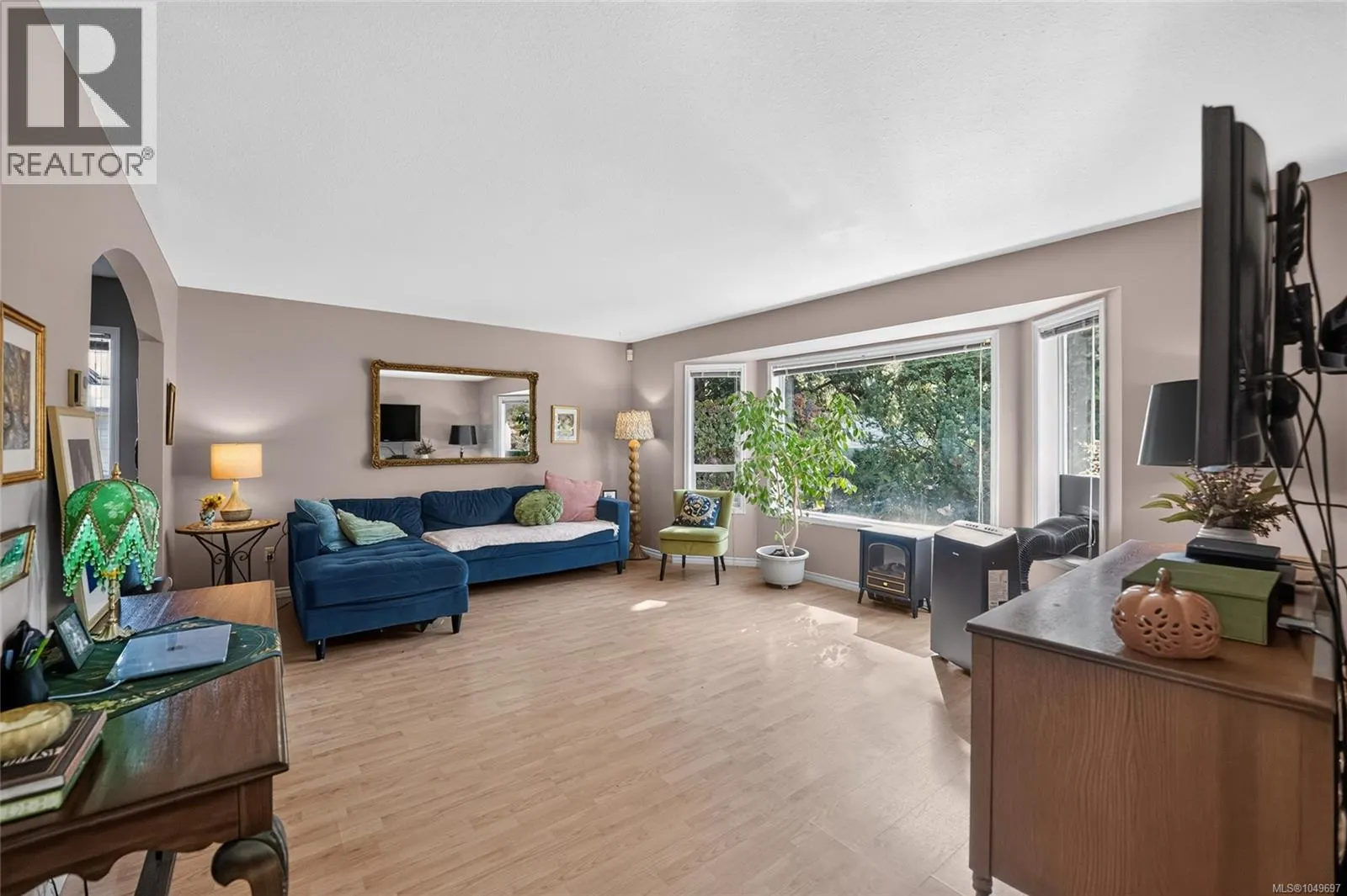 3560 Falcon Dr