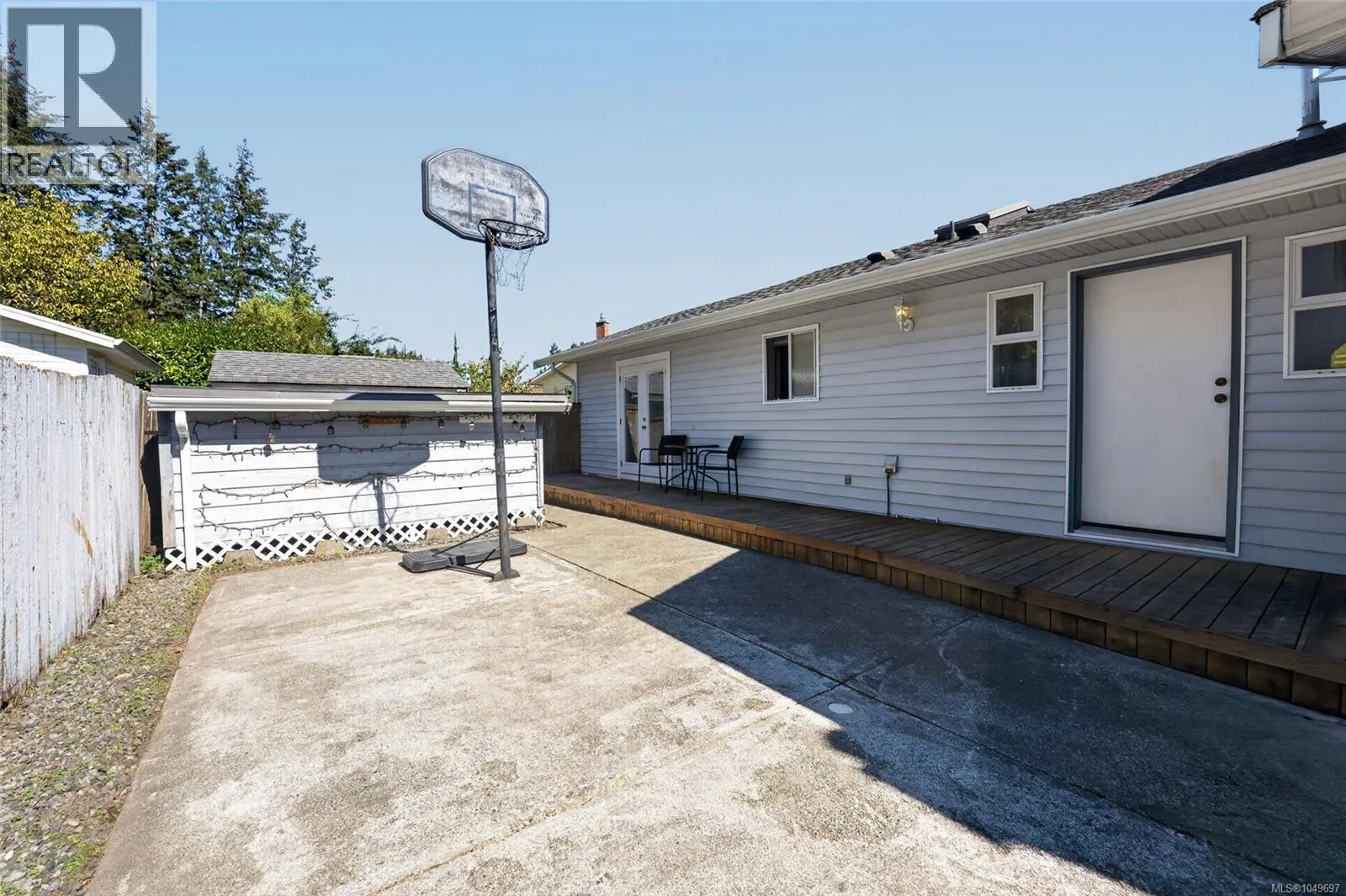 3560 Falcon Dr
