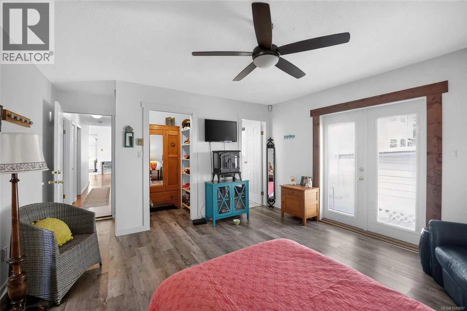 3560 Falcon Dr