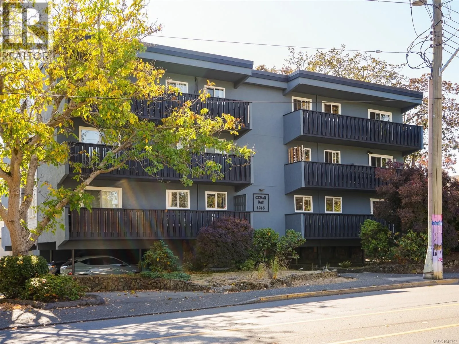 201 1215 Bay St
