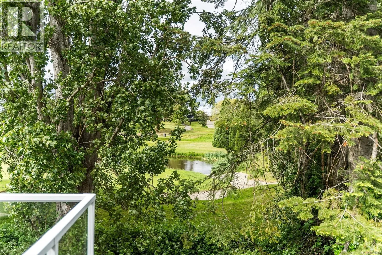 840 Tillicum Rd