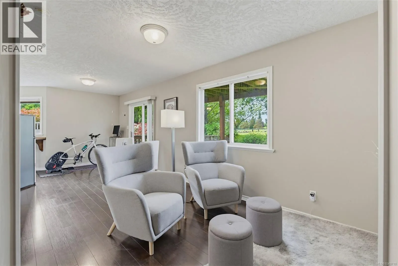 840 Tillicum Rd