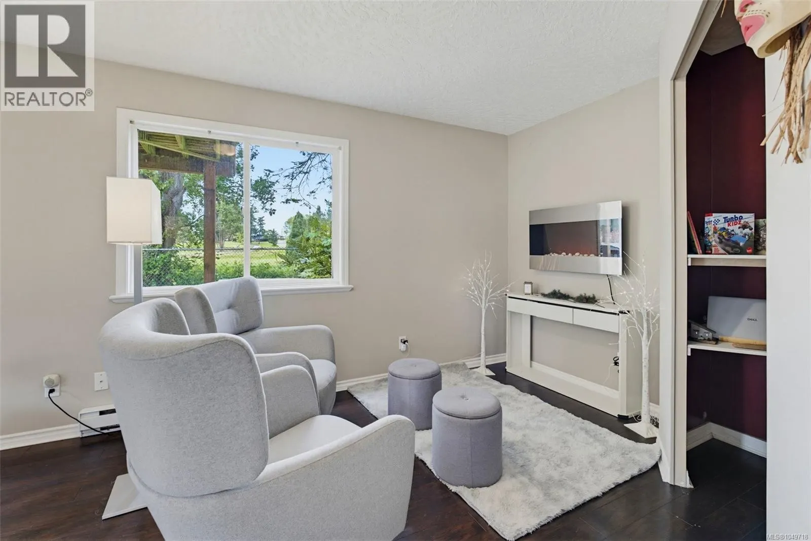 840 Tillicum Rd