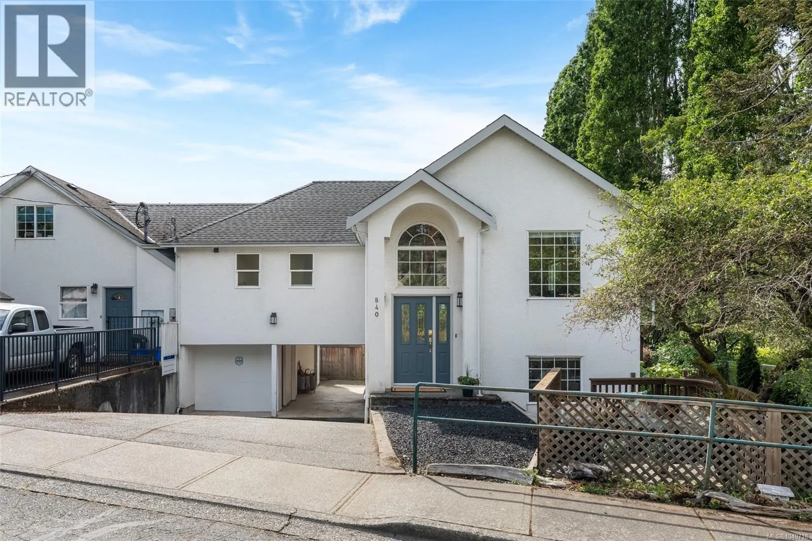 840 Tillicum Rd