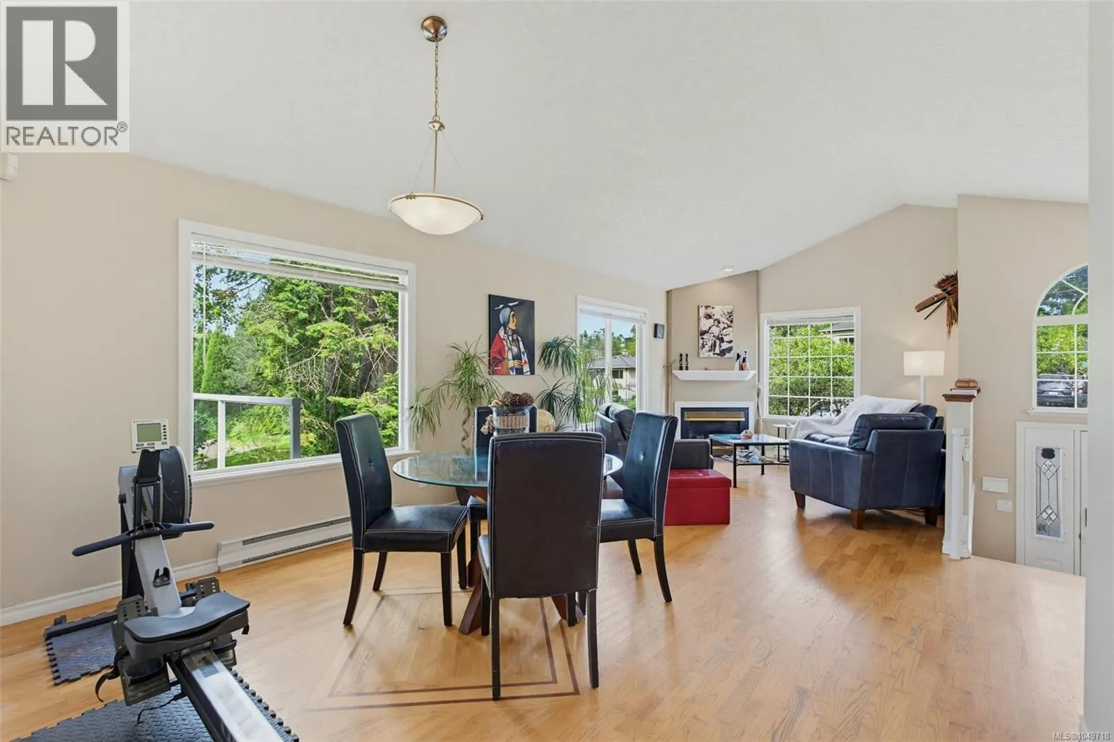 840 Tillicum Rd