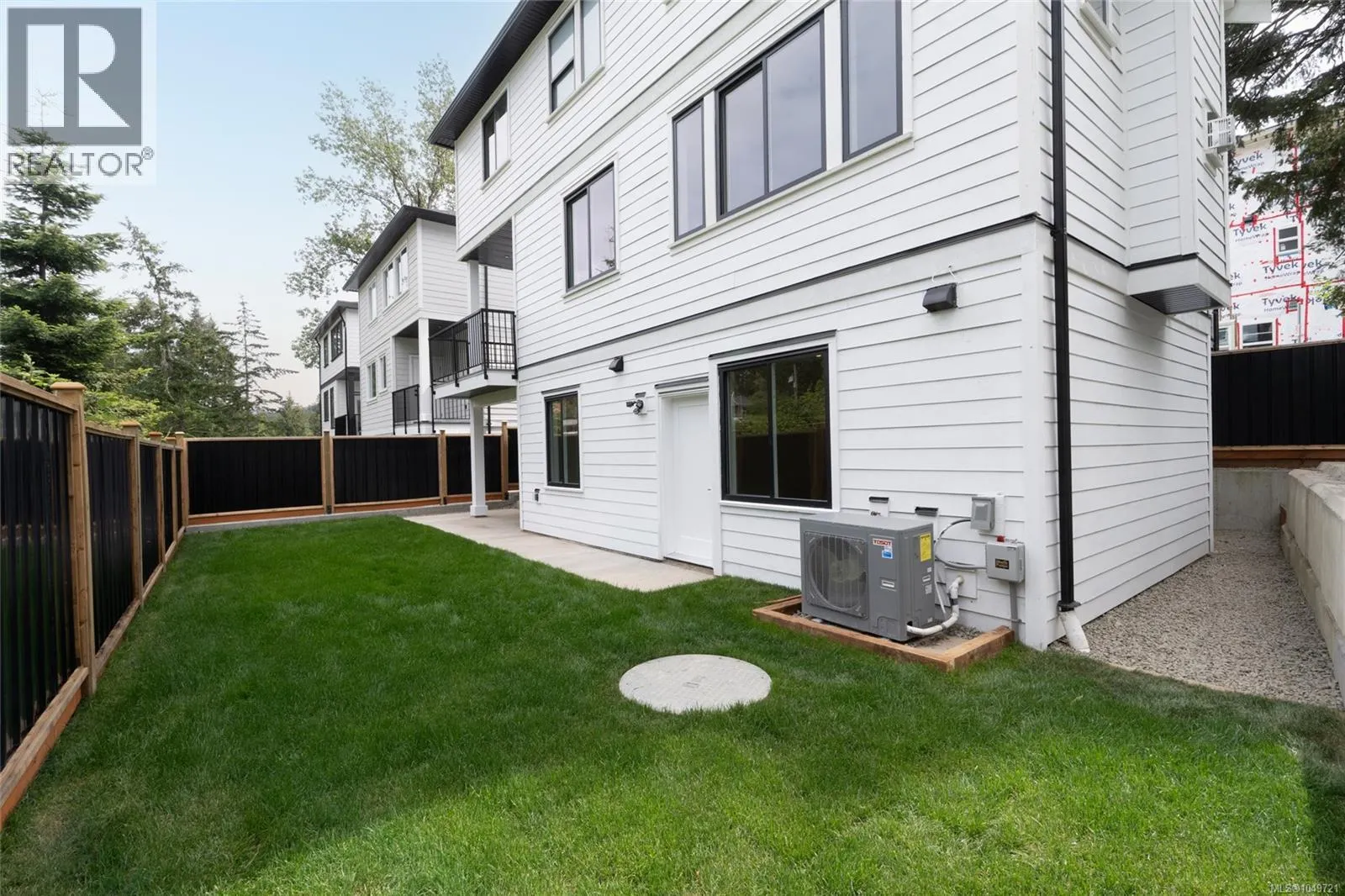 561 Belford Pl