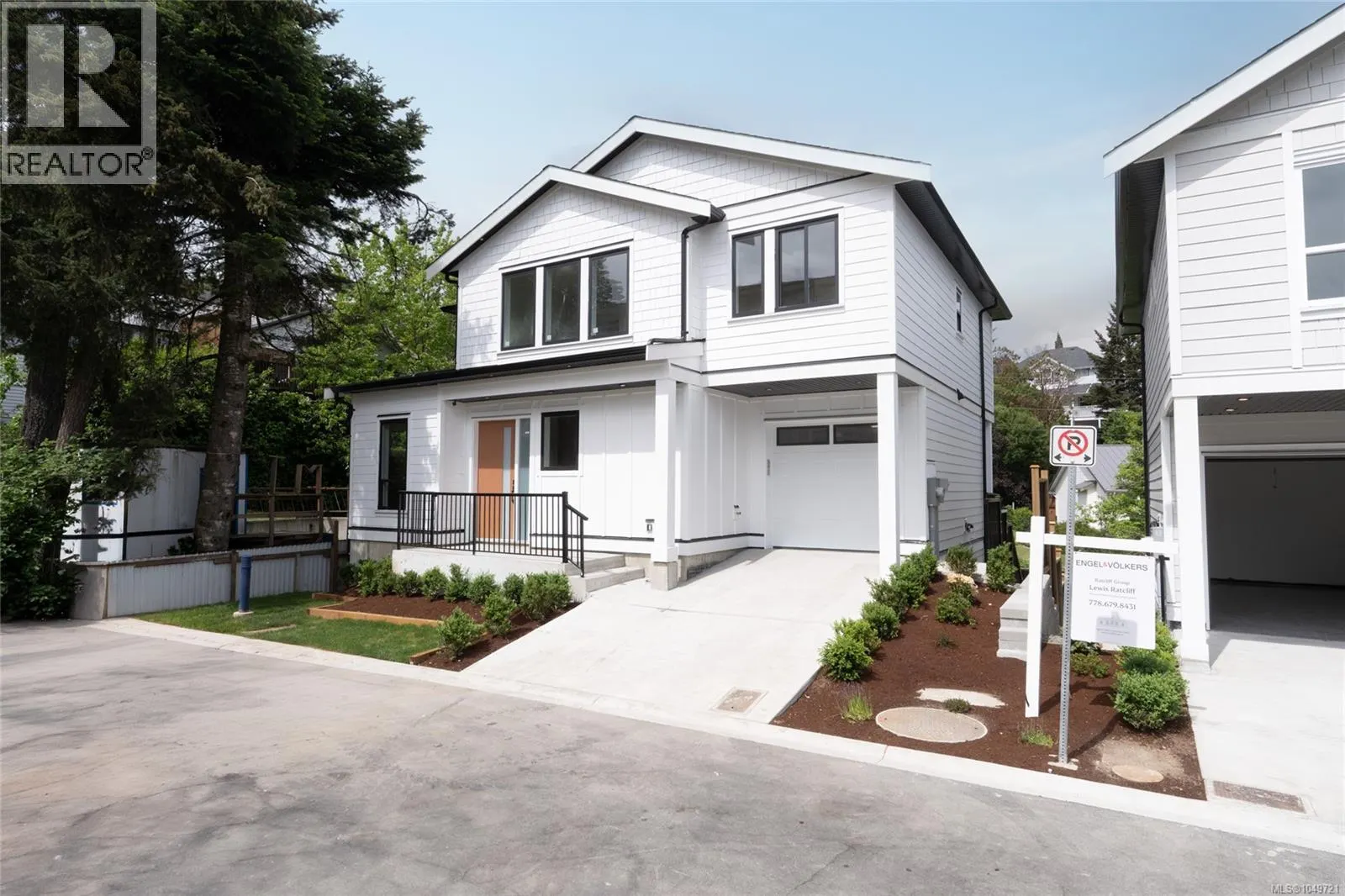 561 Belford Pl