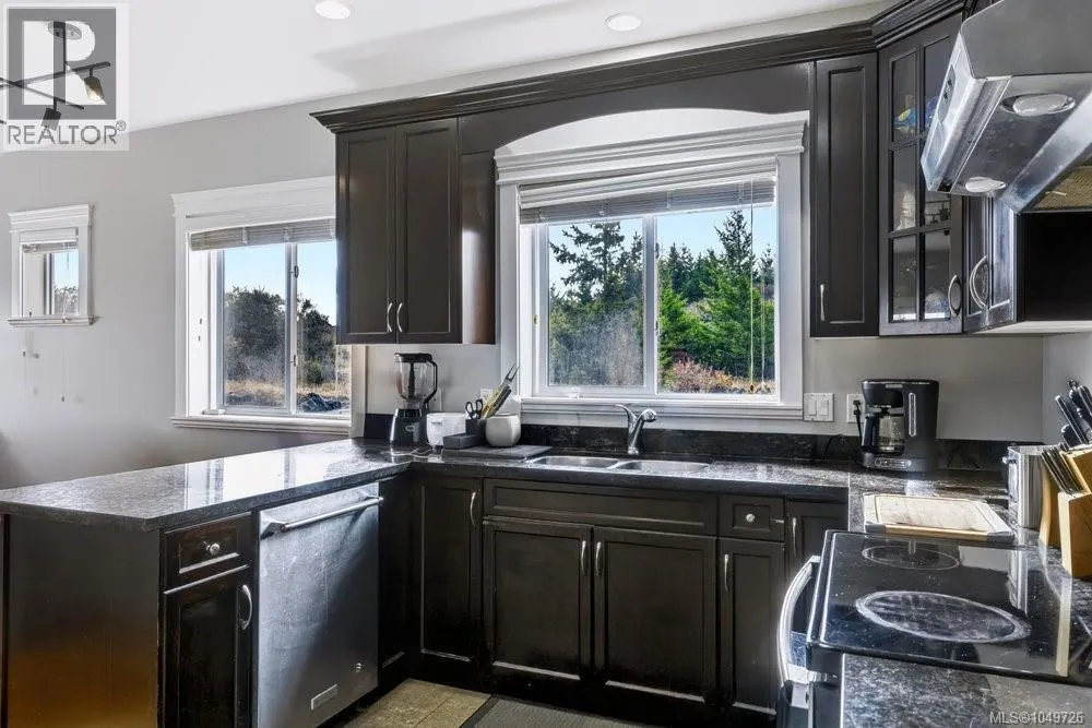 3439 Mary Anne Cres