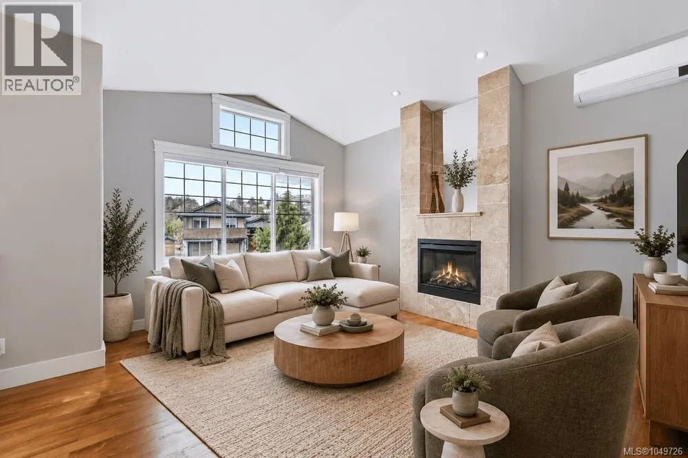 3439 Mary Anne Cres