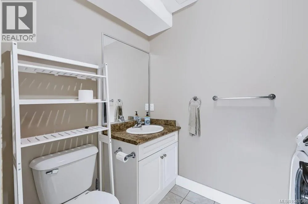 3439 Mary Anne Cres