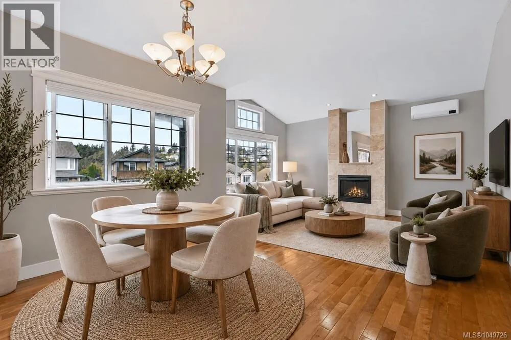3439 Mary Anne Cres