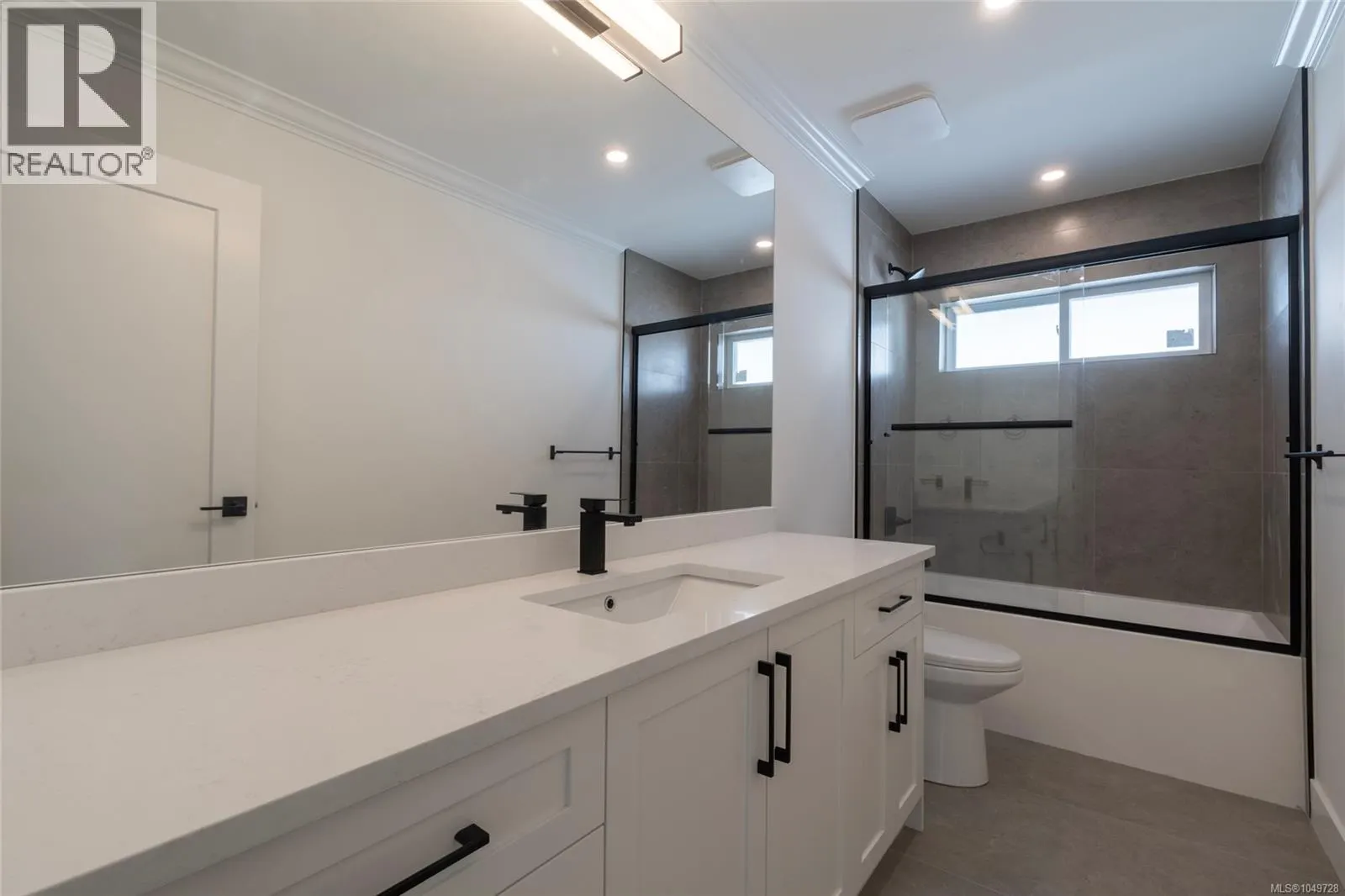 565 Belford Pl