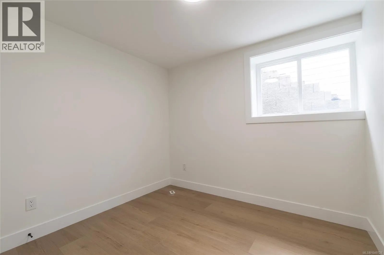 565 Belford Pl