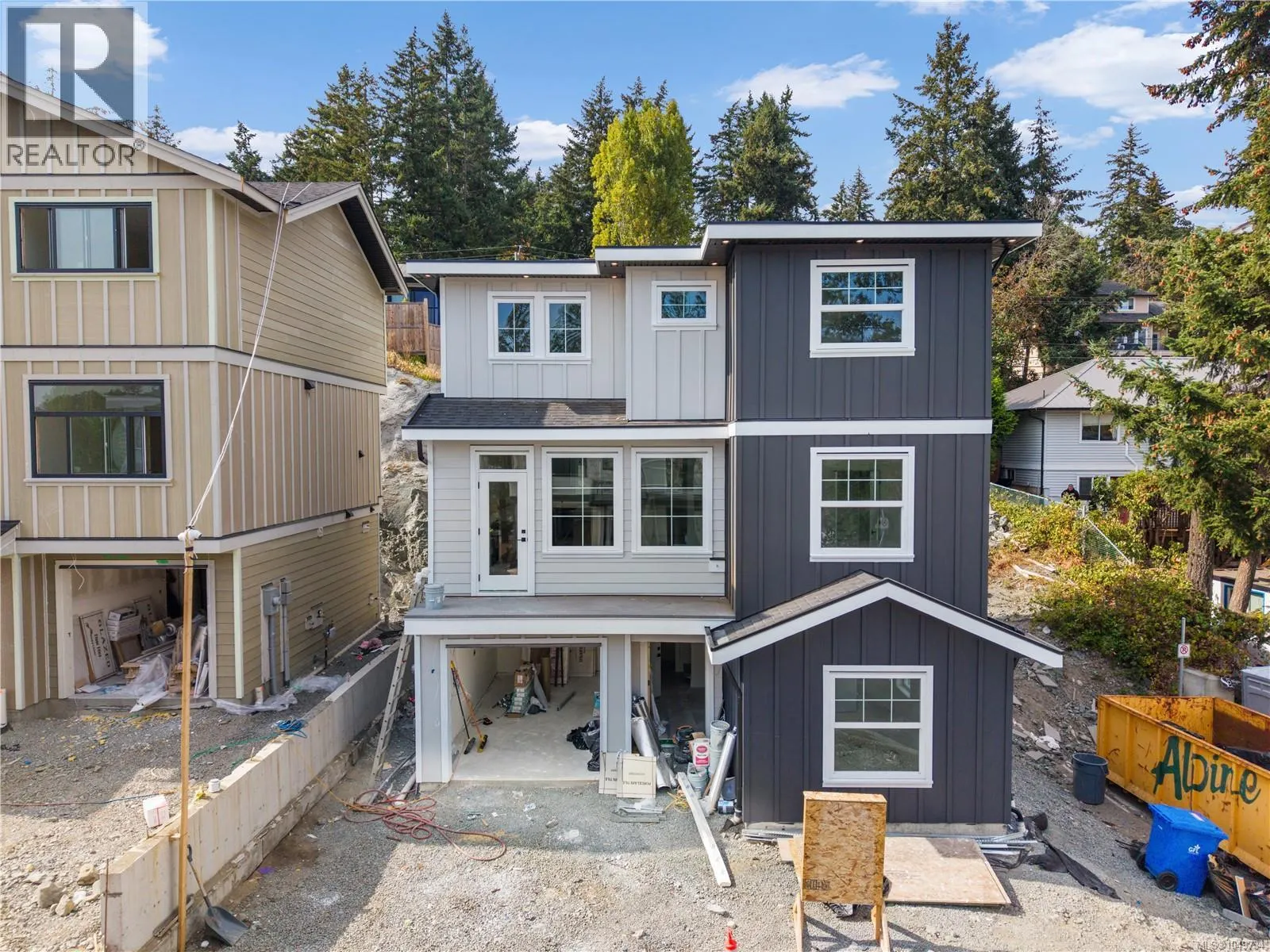 557 Belford Pl