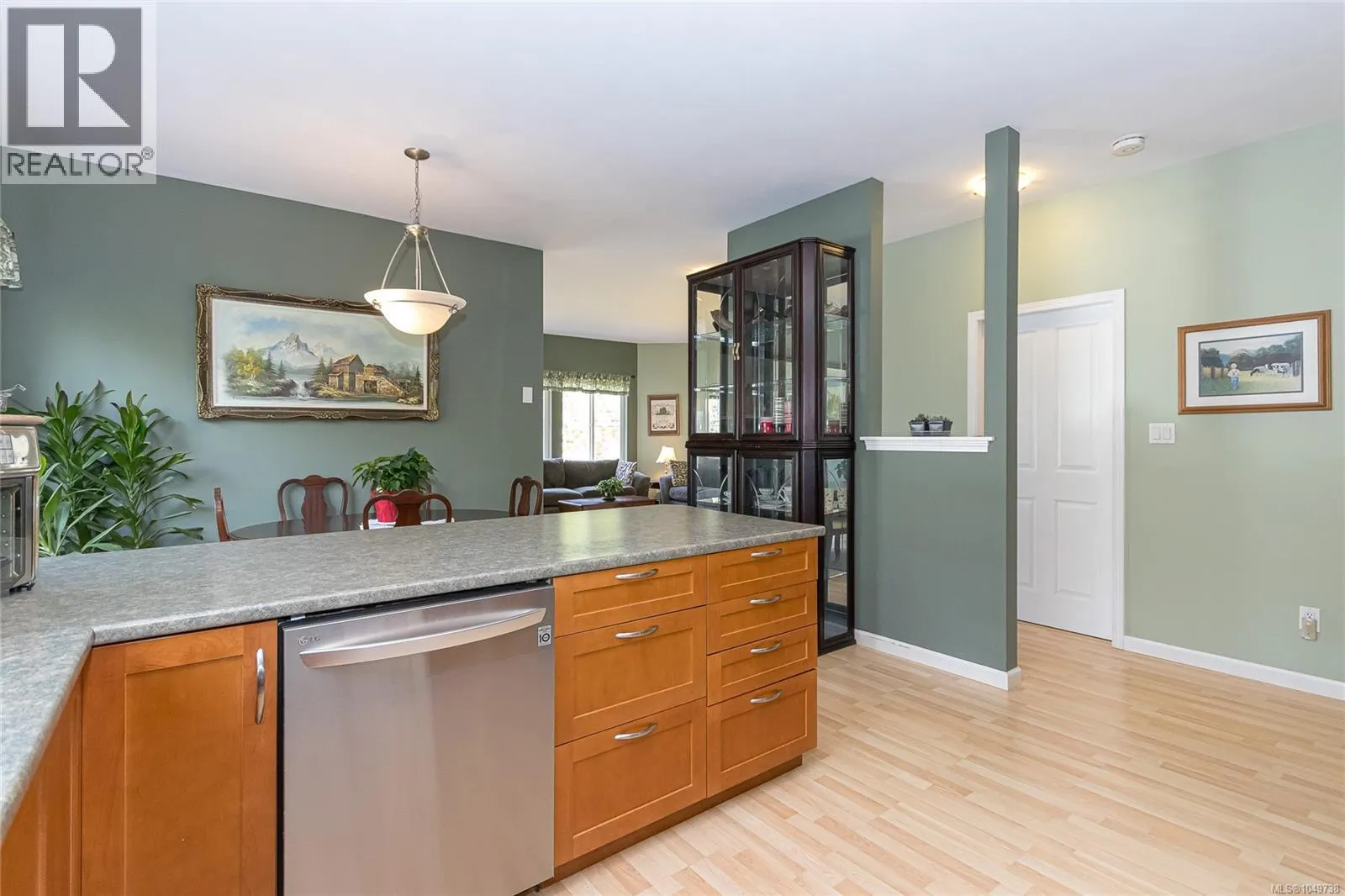 7921 Polo Park Cres