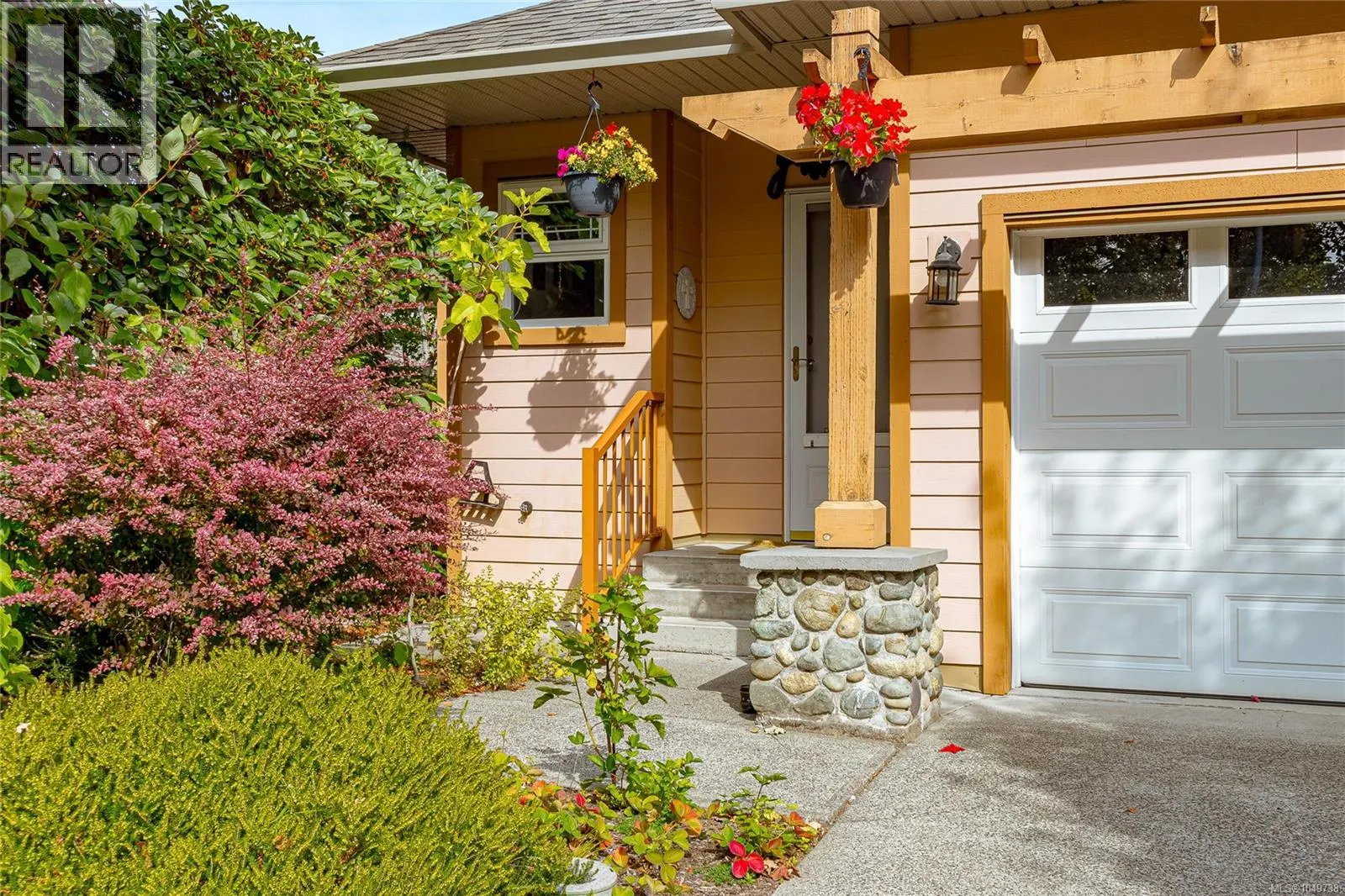 7921 Polo Park Cres