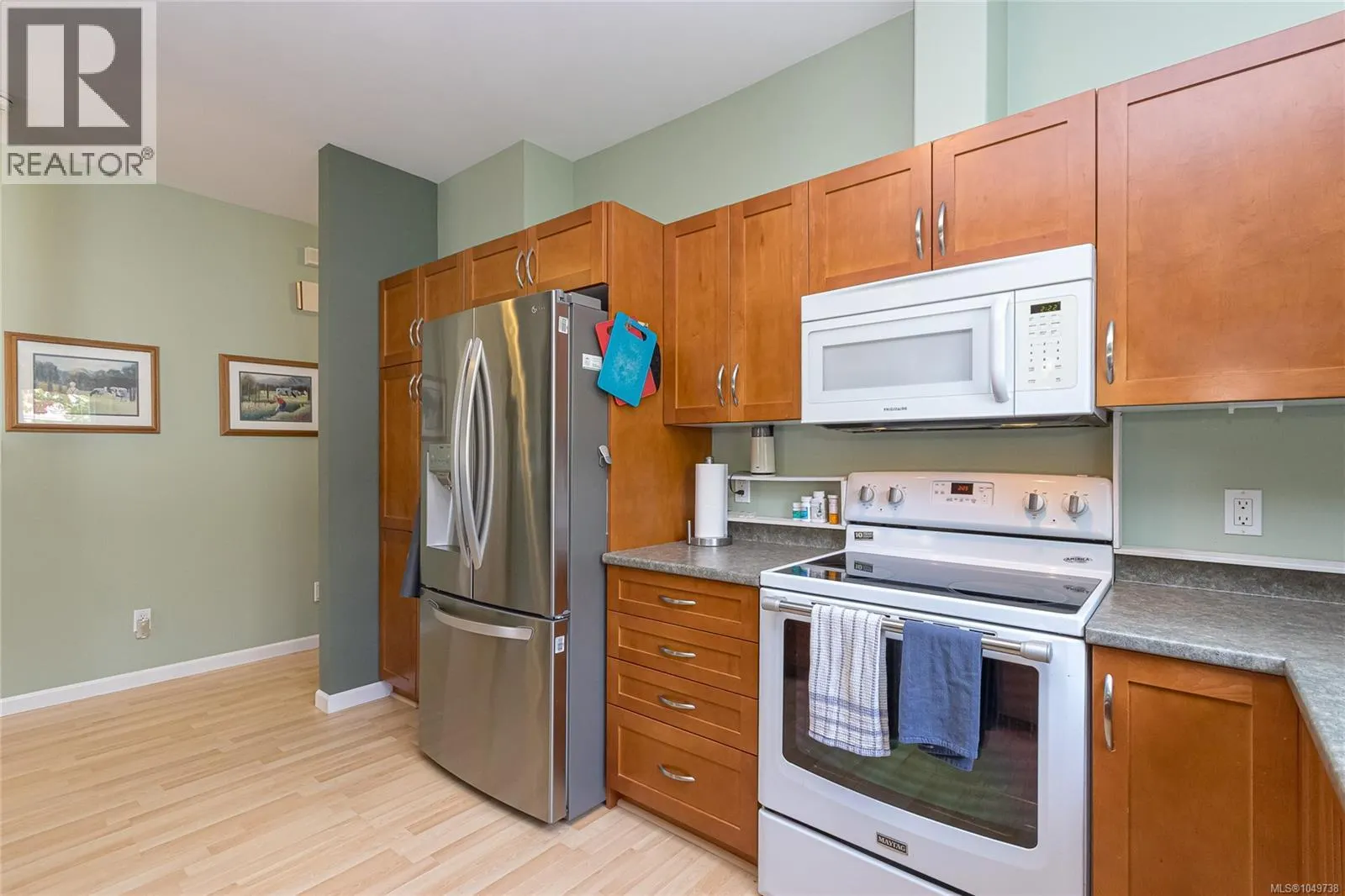 7921 Polo Park Cres