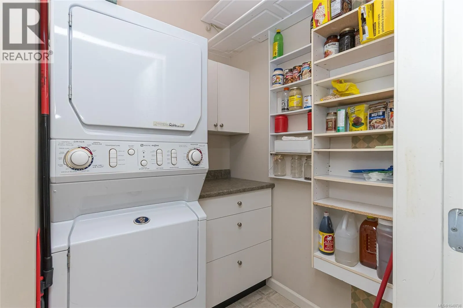 7921 Polo Park Cres