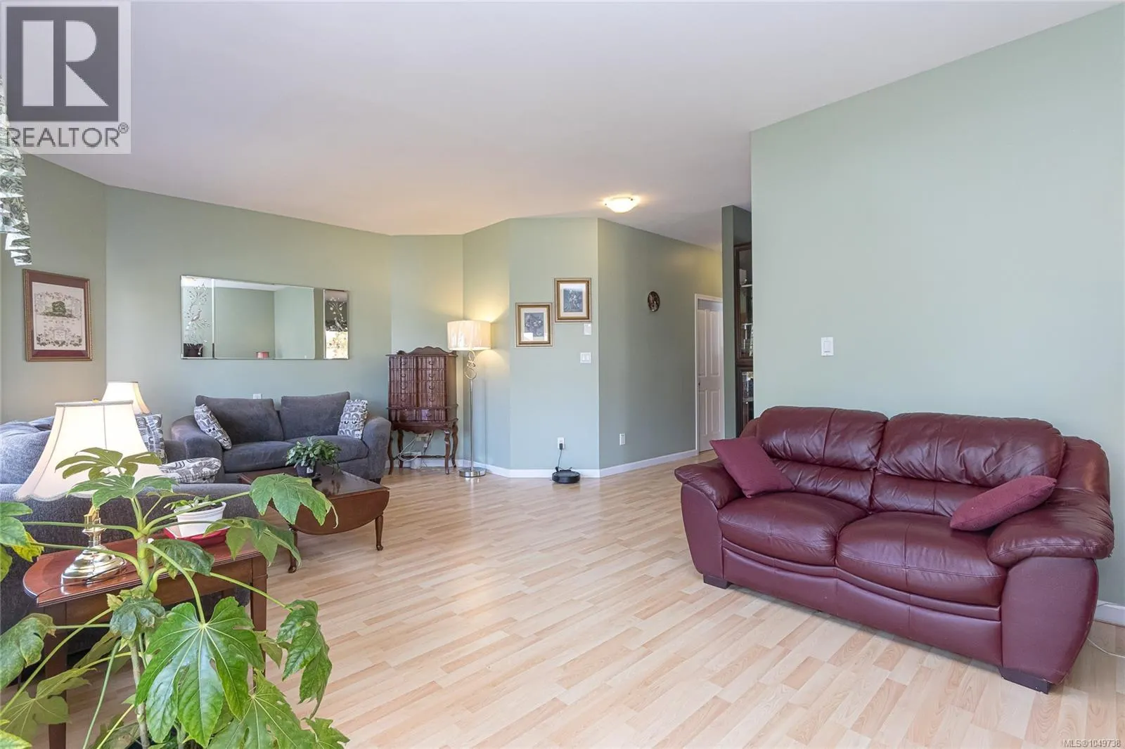 7921 Polo Park Cres