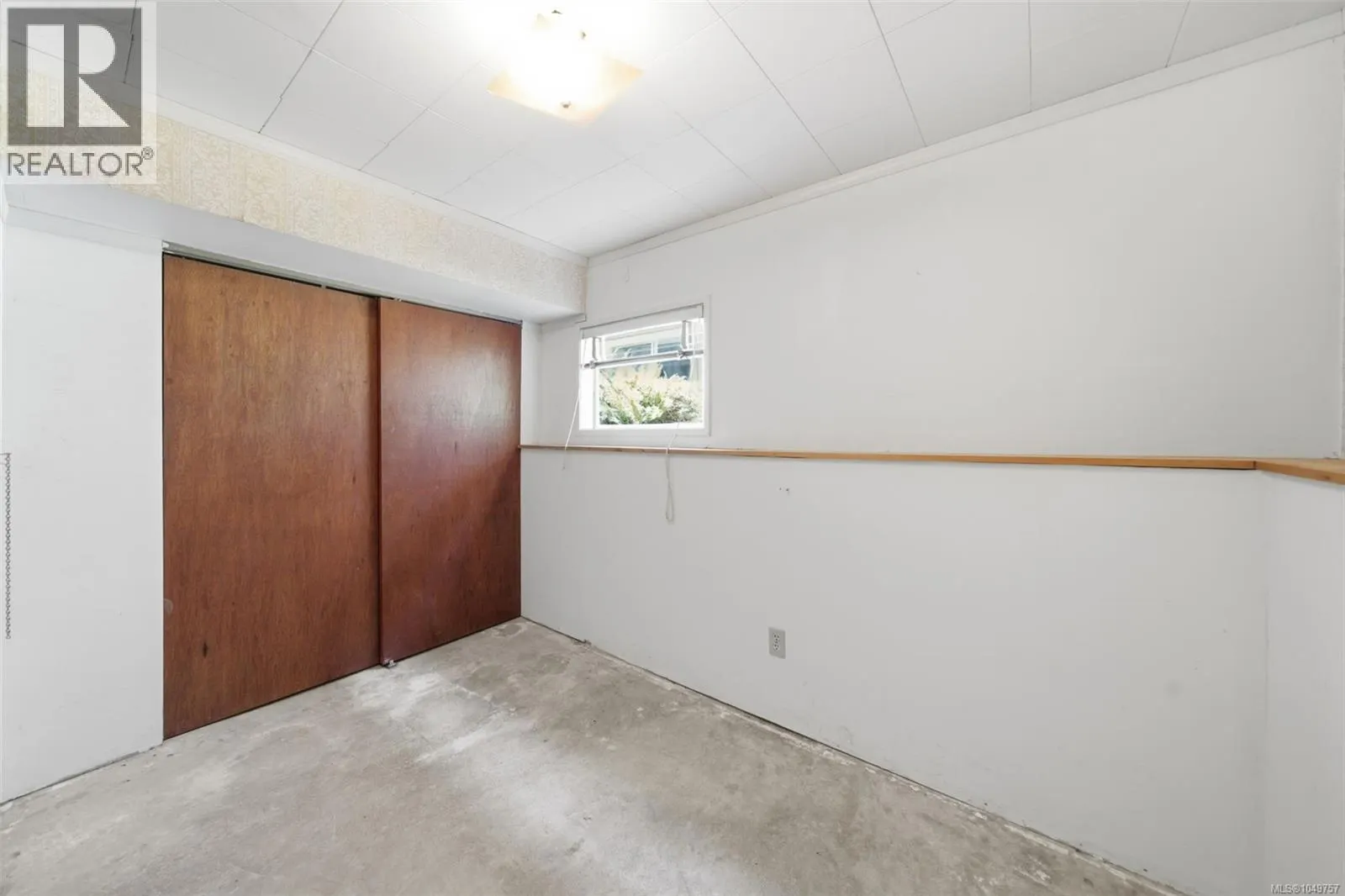 2430 Camelot Rd