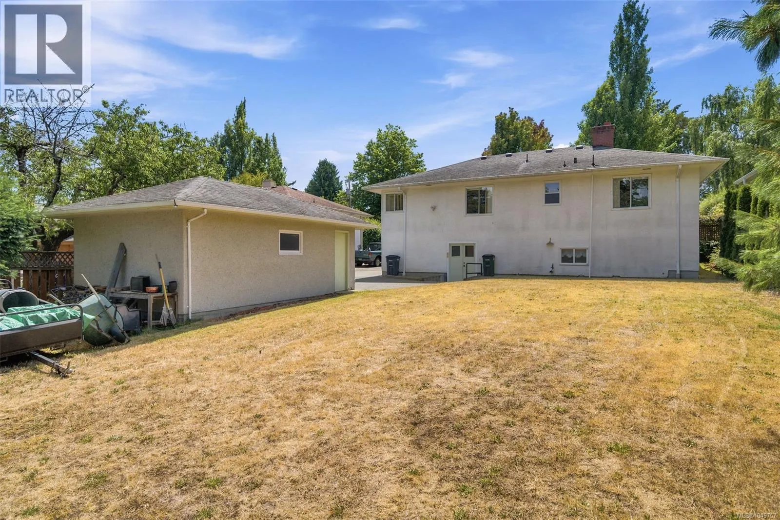 2430 Camelot Rd