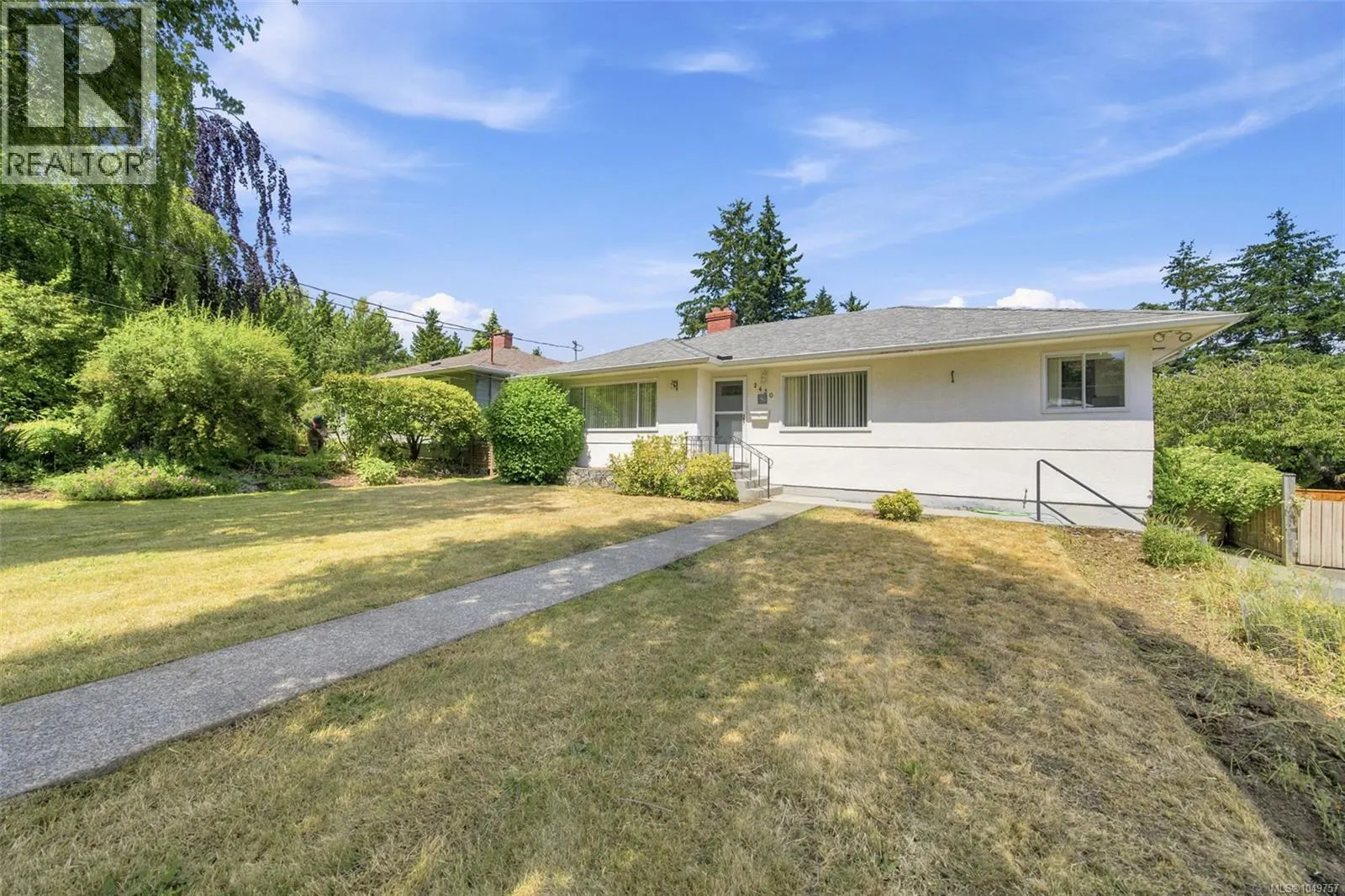 2430 Camelot Rd
