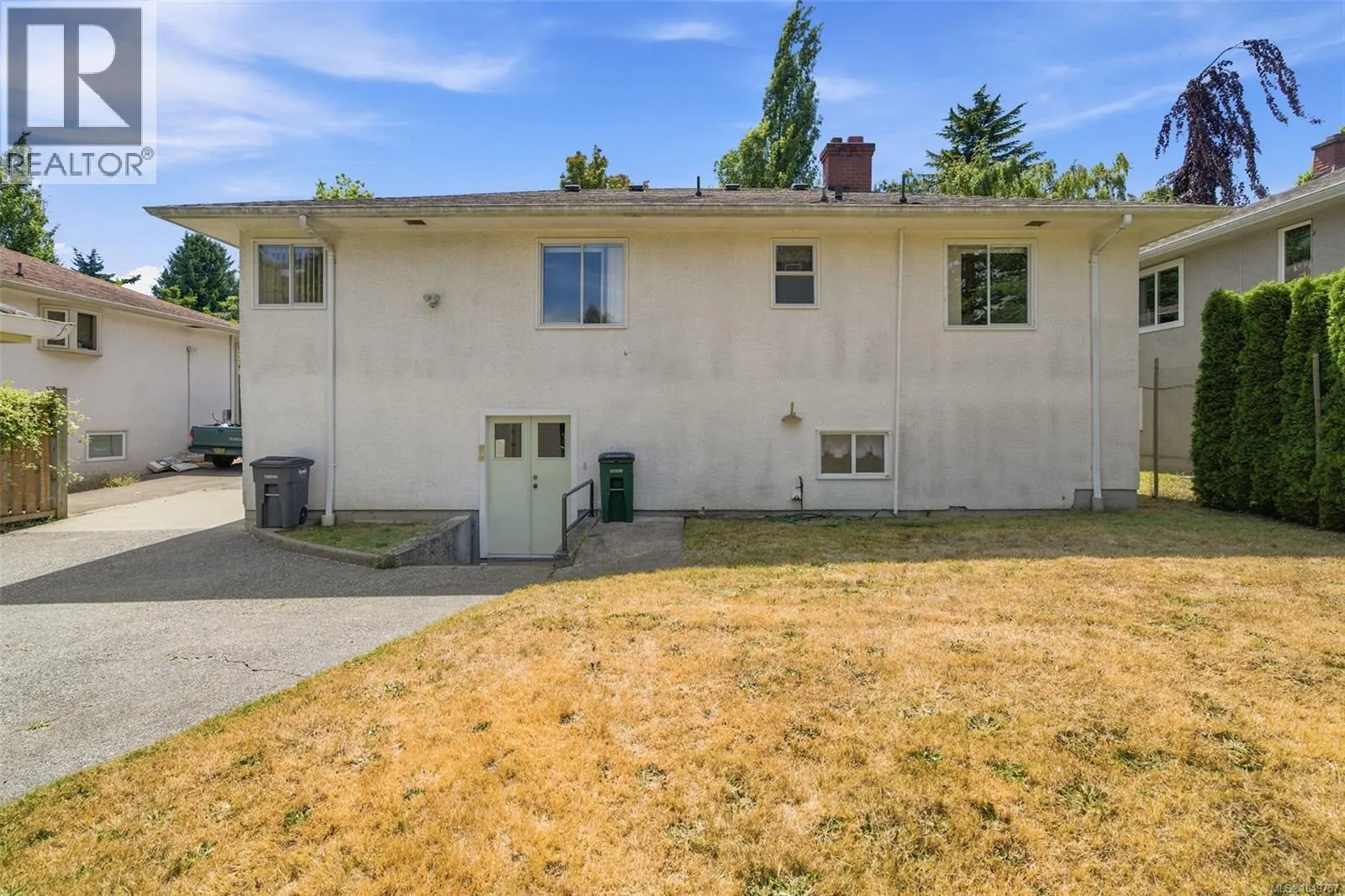 2430 Camelot Rd