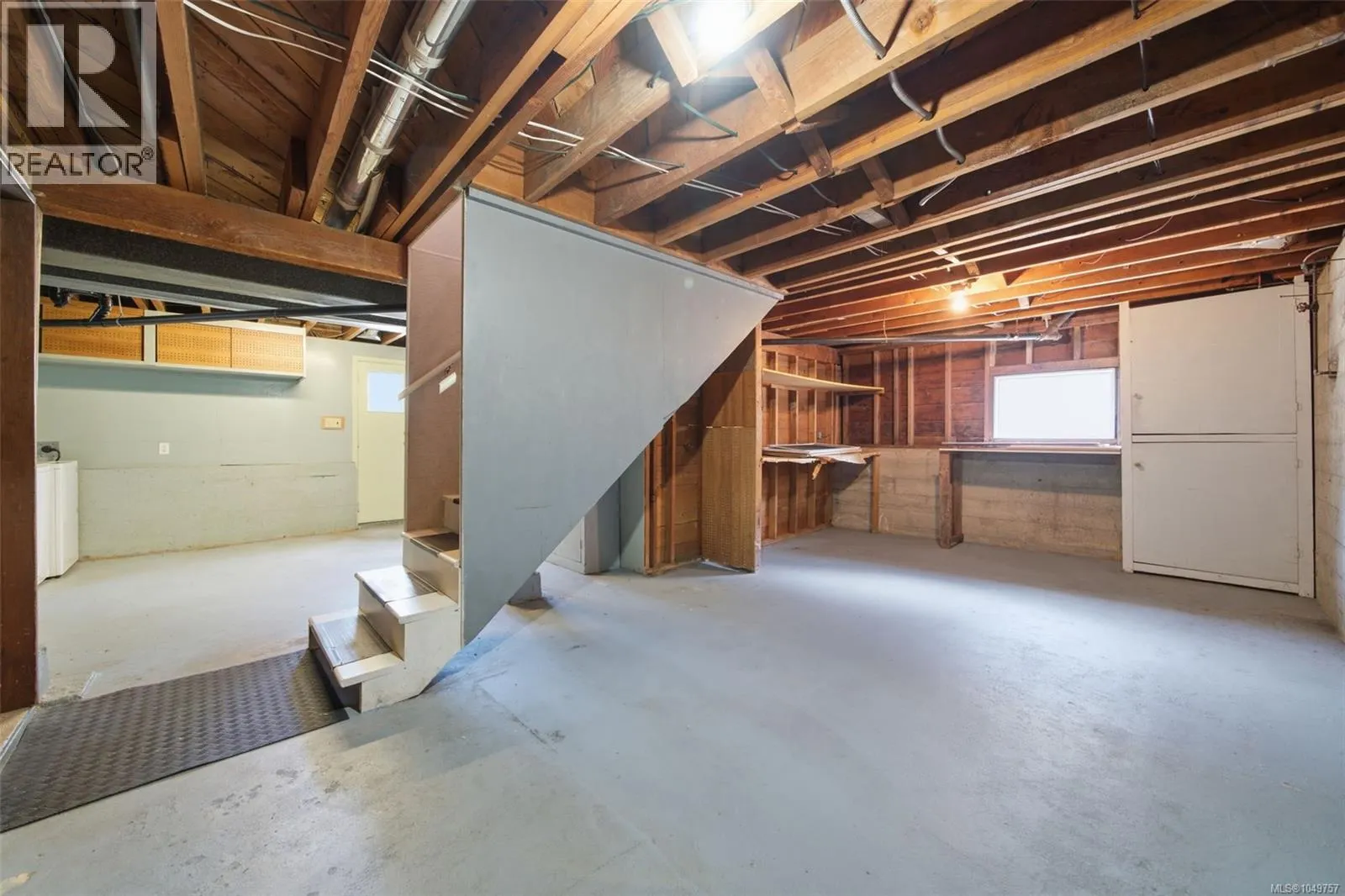 2430 Camelot Rd