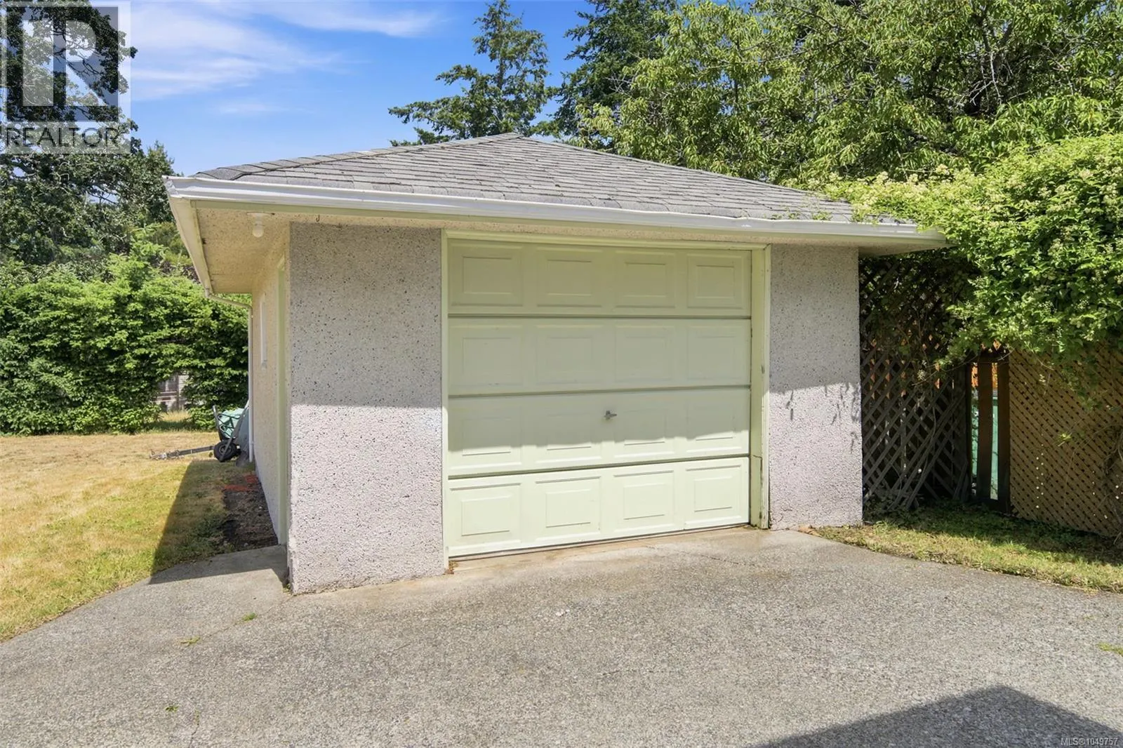 2430 Camelot Rd