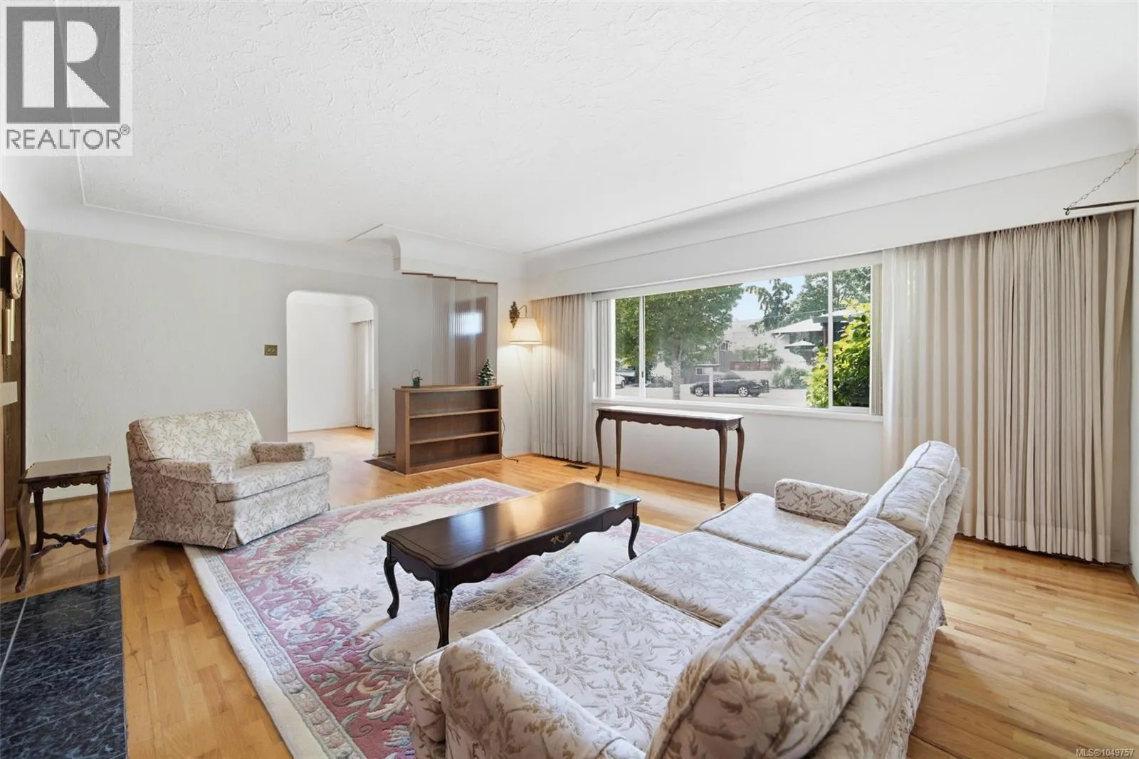 2430 Camelot Rd
