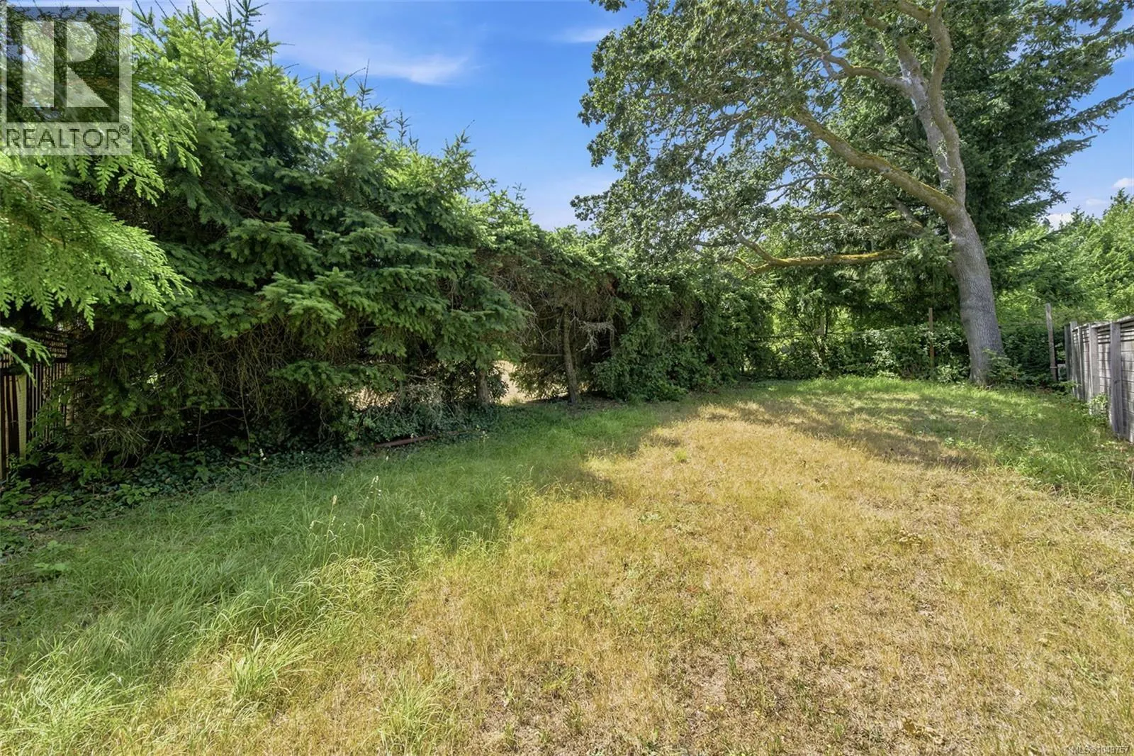 2430 Camelot Rd