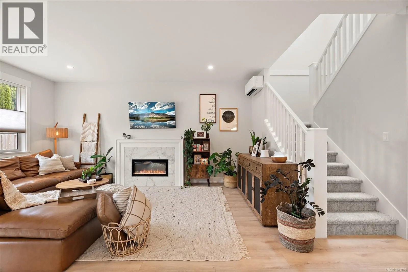 2274 Evelyn Lane